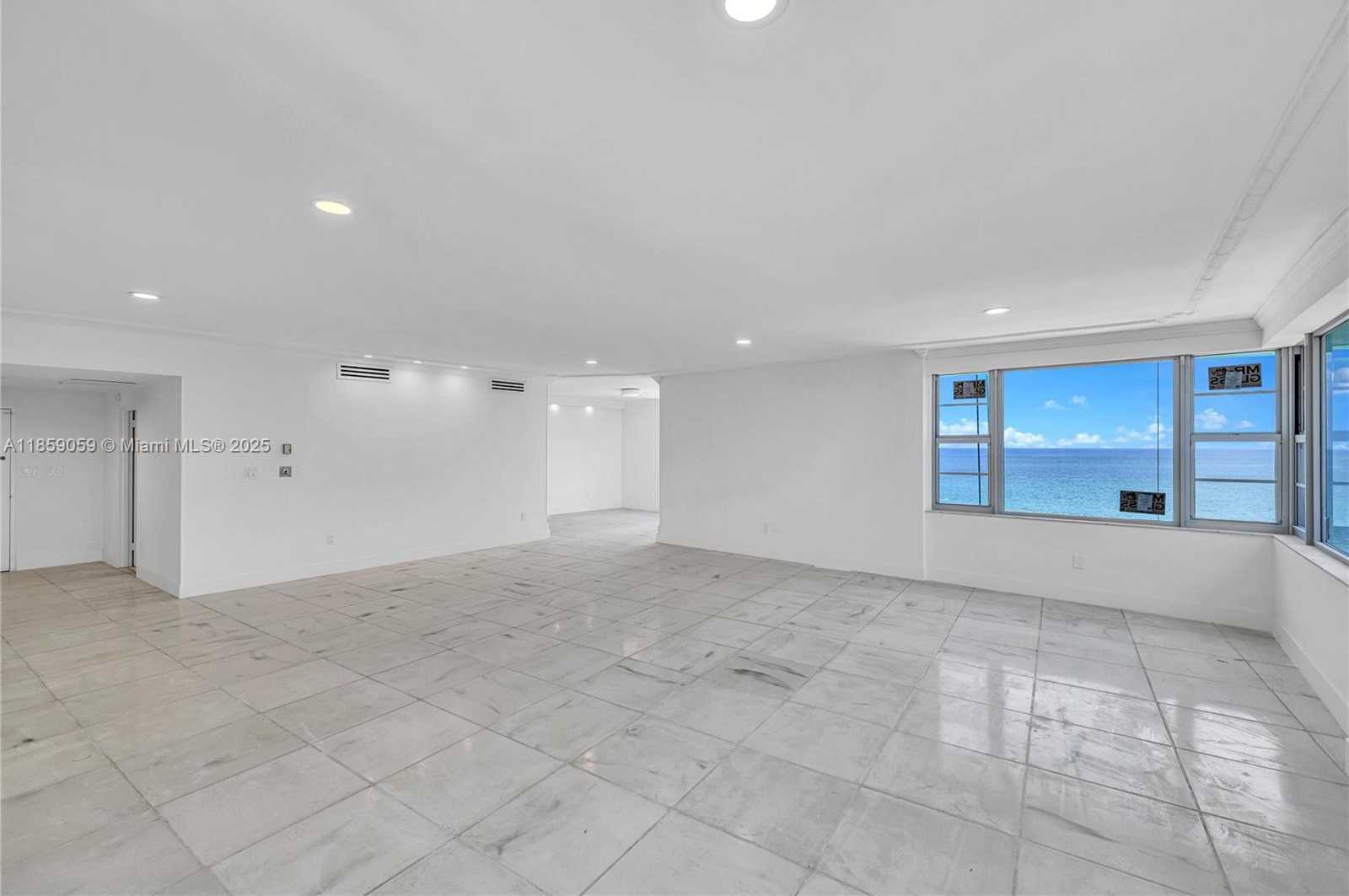 Small Image of 5255 COLLINS AVE #14D, Miami Beach Number 6