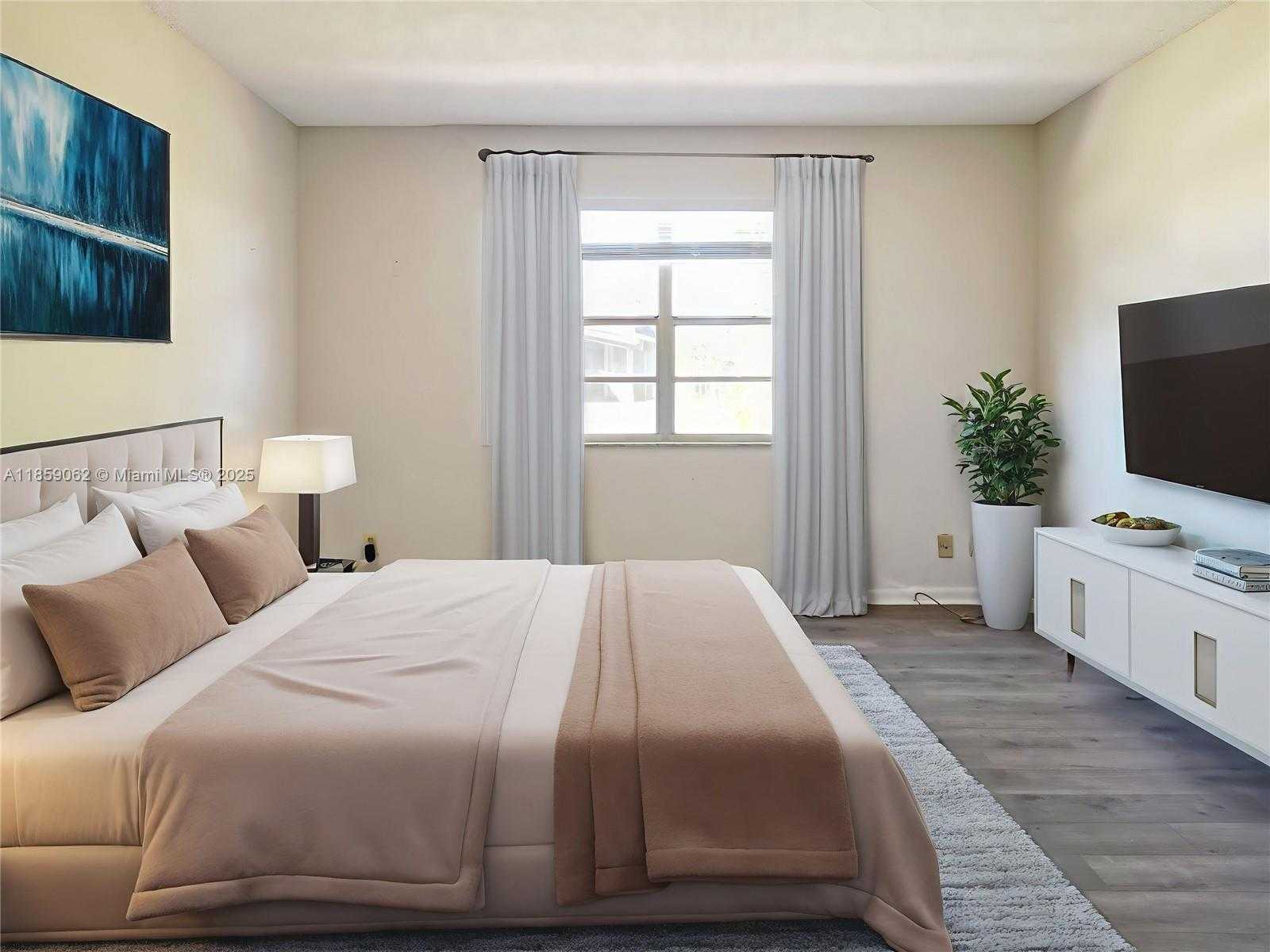 Small Image of 114 ESSEX RD #1-36, Hollywood Number 11