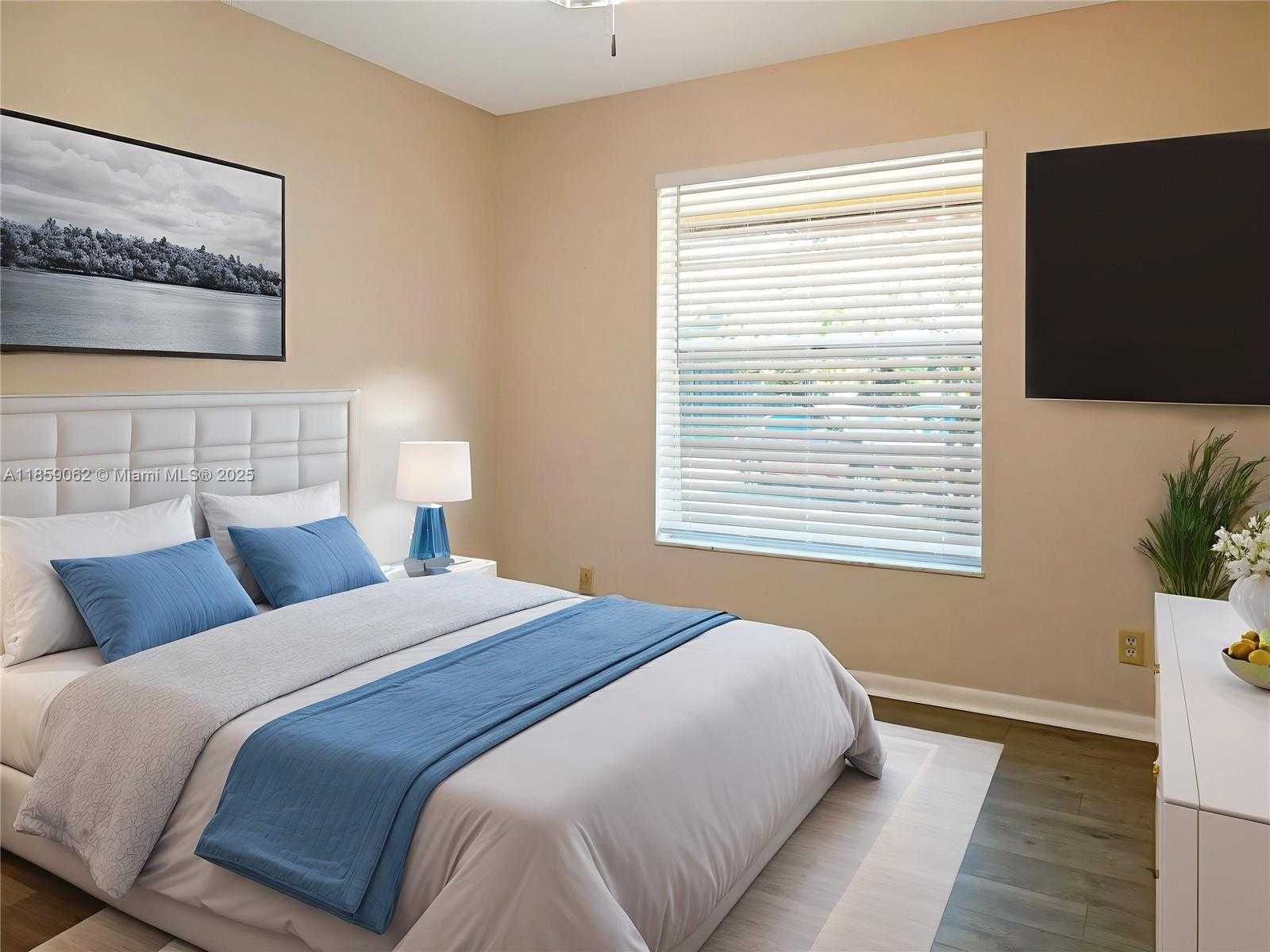 Small Image of 114 ESSEX RD #1-36, Hollywood Number 16