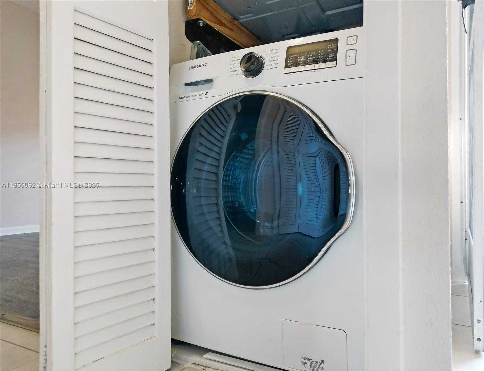 Small Image of 114 ESSEX RD #1-36, Hollywood Number 18