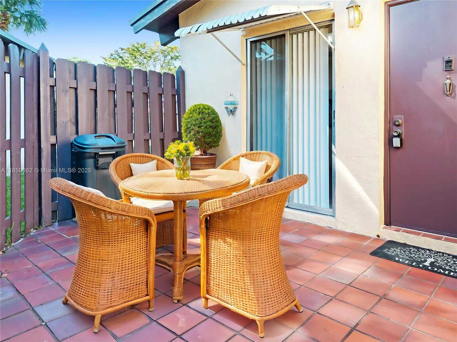 Small Image of 114 ESSEX RD #1-36, Hollywood Number 21