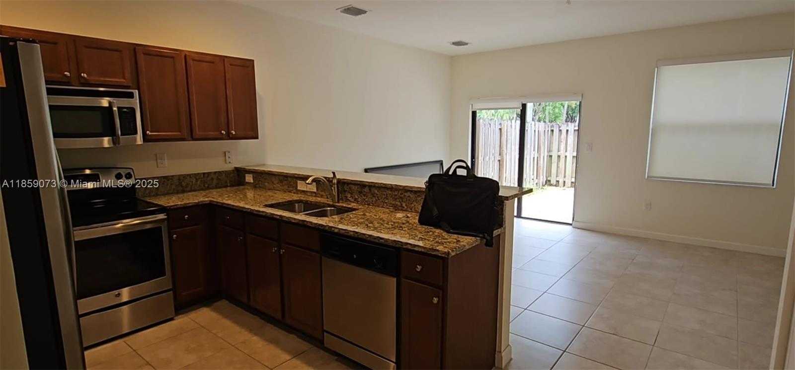 Small Image of 15075 SOUTH WEST 113TH TER #15075, Miami Number 33