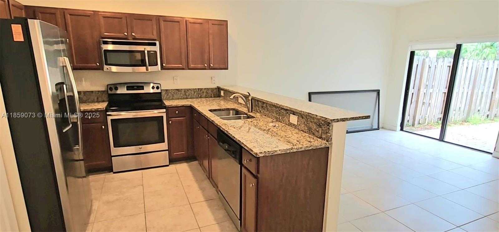 Small Image of 15075 SOUTH WEST 113TH TER #15075, Miami Number 5