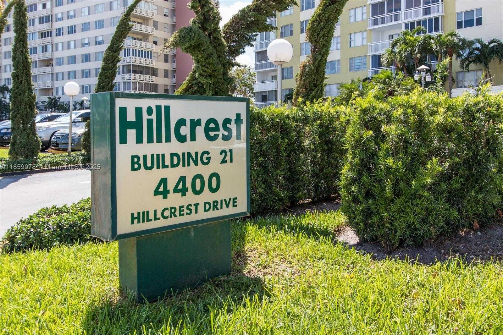 Small Image of 4400 HILLCREST DR #520C, Hollywood Number 5