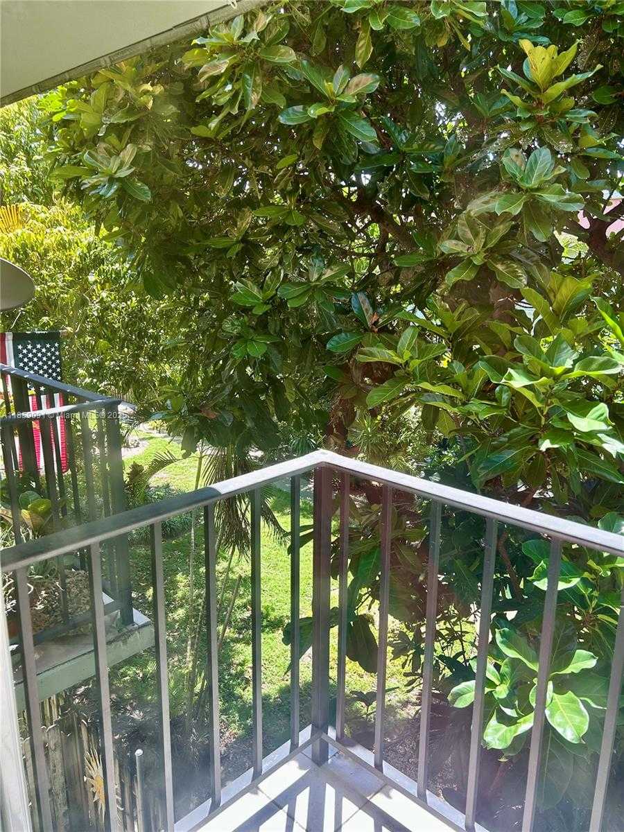 Small Image of 801 WEST OAKLAND PARK BLVD #C12, Oakland Park Number 3