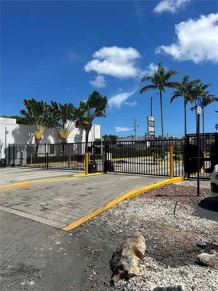 Small Image of 801 WEST OAKLAND PARK BLVD #C12, Oakland Park Number 4