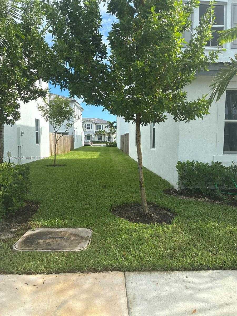 Small Image of 16300 SW 291st St, Homestead, FL 33033, USA Number 3