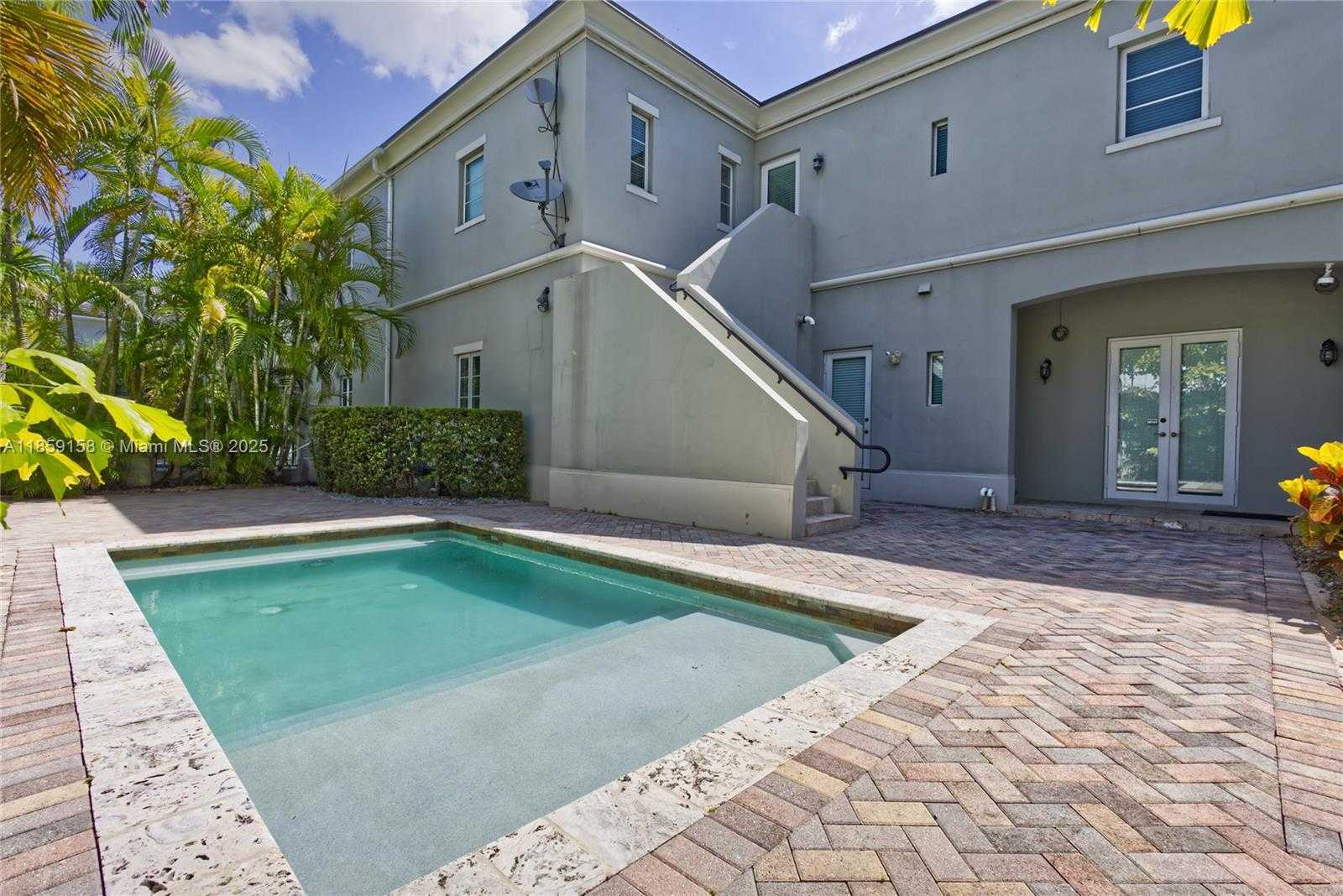 Small Image of 10170 SOUTH WEST 75TH PL, Pinecrest Number 16
