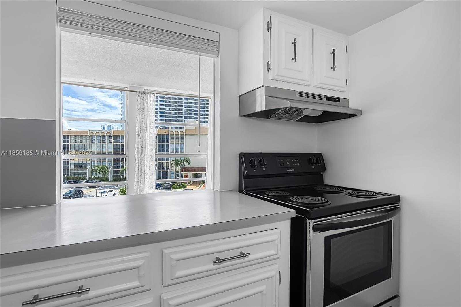 Small Image of 601 THREE ISLANDS BLVD #416, Hallandale Beach Number 5