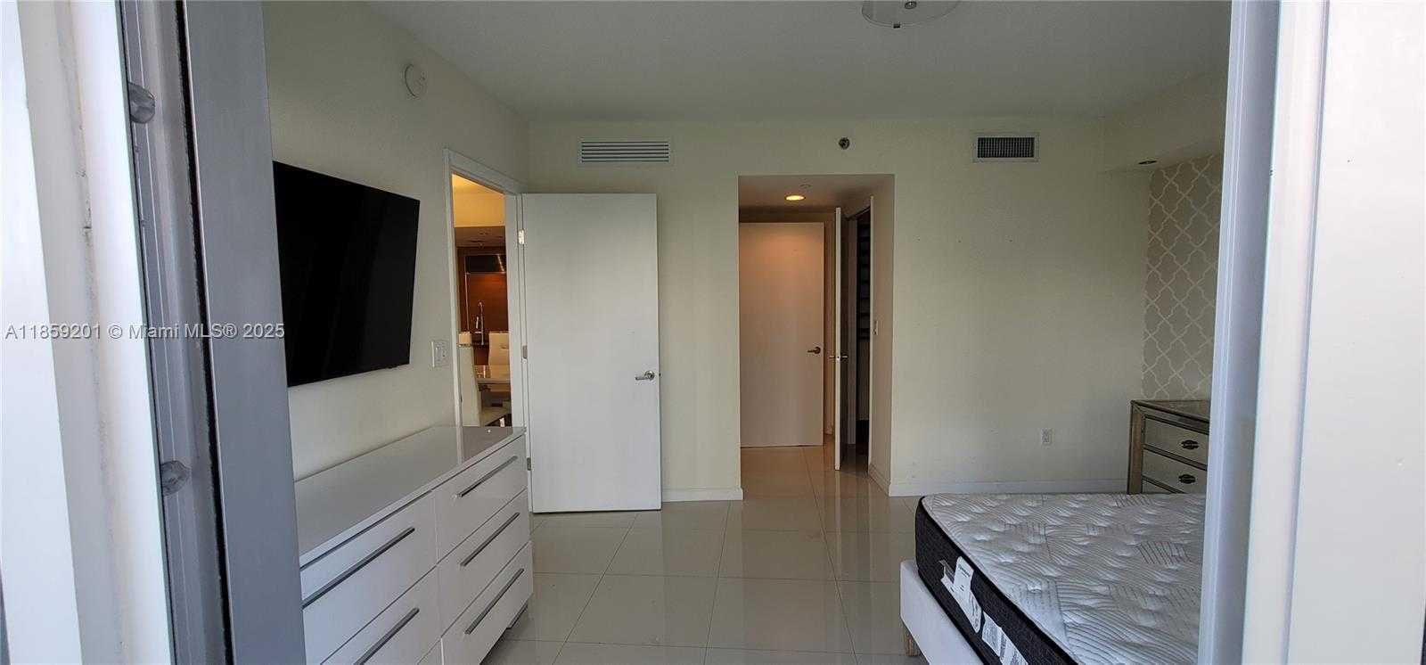 Small Image of 495 BRICKELL AVE #420, Miami Number 35