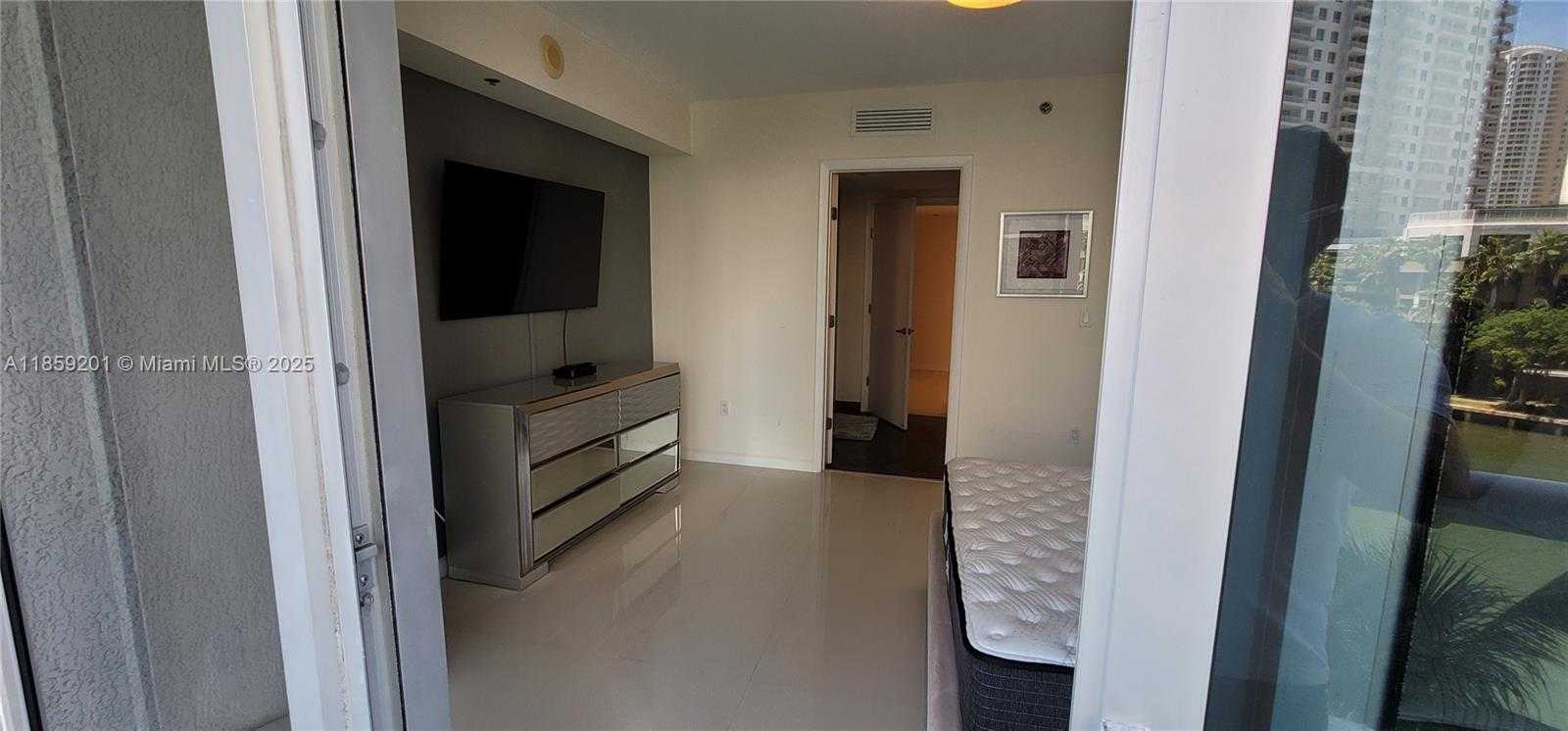 Small Image of 495 BRICKELL AVE #420, Miami Number 38