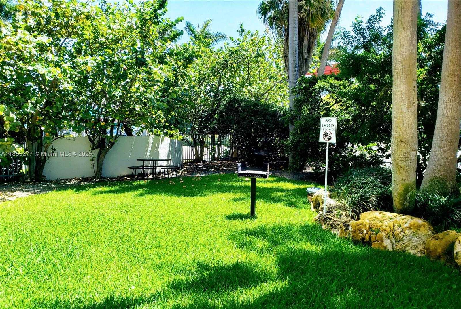 Small Image of 1625 KENNEDY CSWY #1207C, North Bay Village Number 7