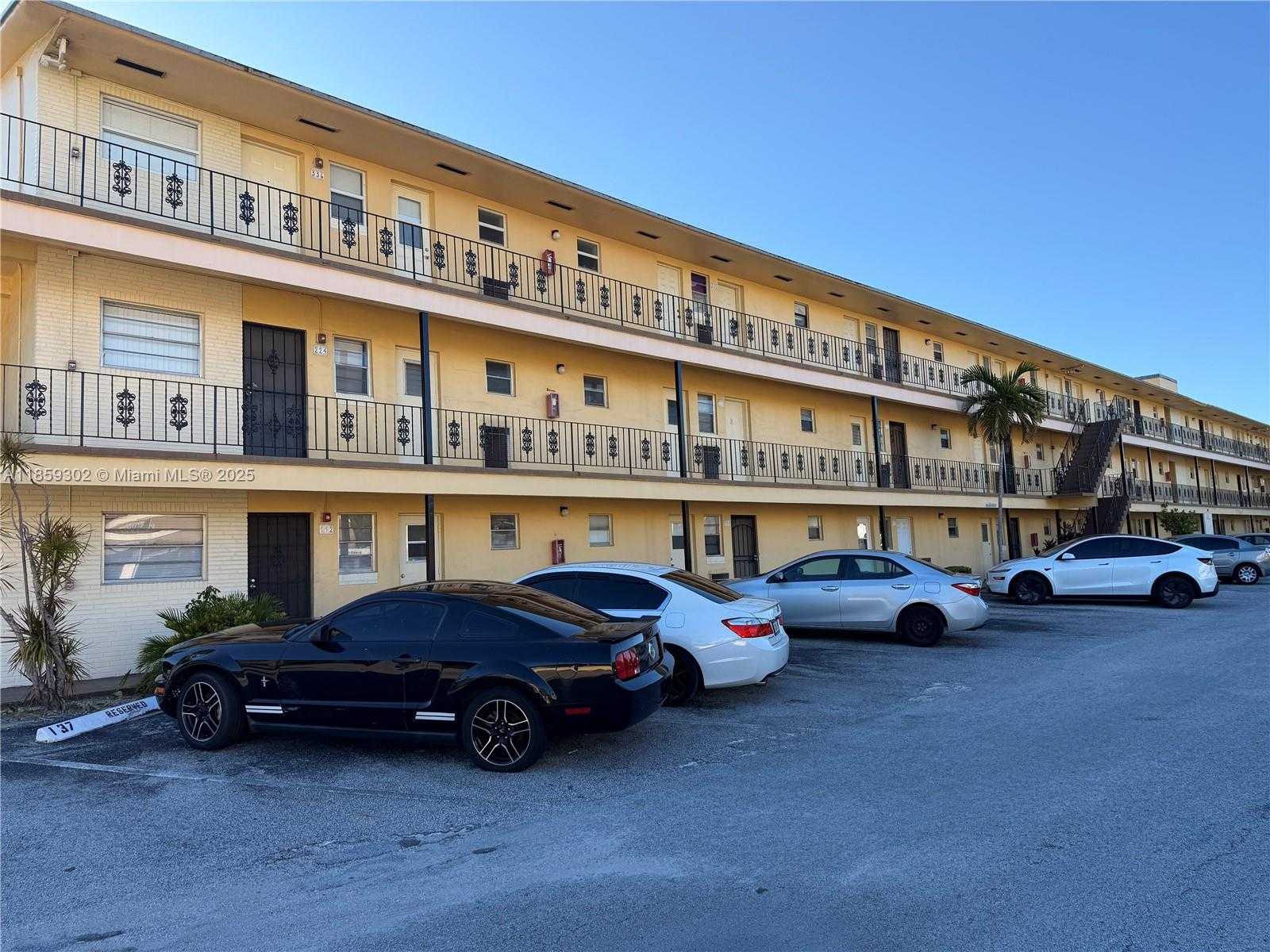 Small Image of 20201 NORTH EAST 29TH CT #D109, Aventura Number 14