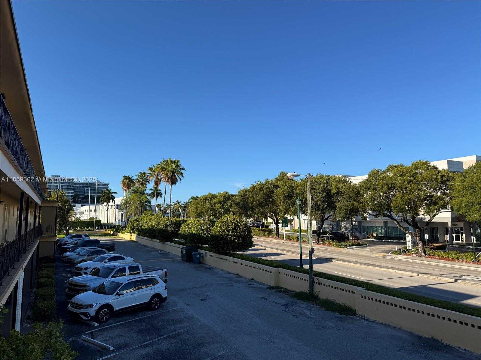 Small Image of 20201 NORTH EAST 29TH CT #D109, Aventura Number 16