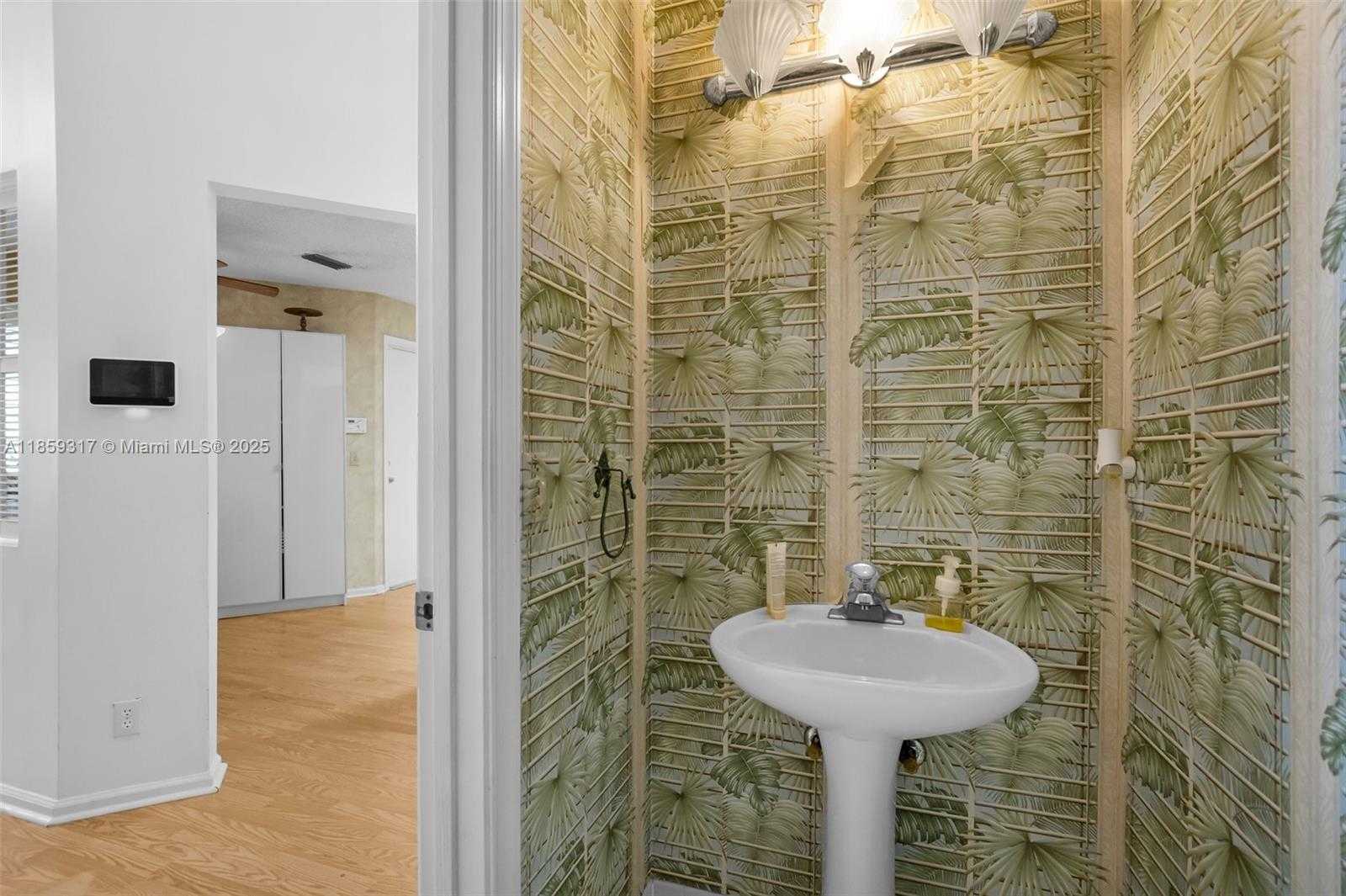 Small Image of 9280 BOCA GARDENS PKWY #B, Boca Raton Number 23
