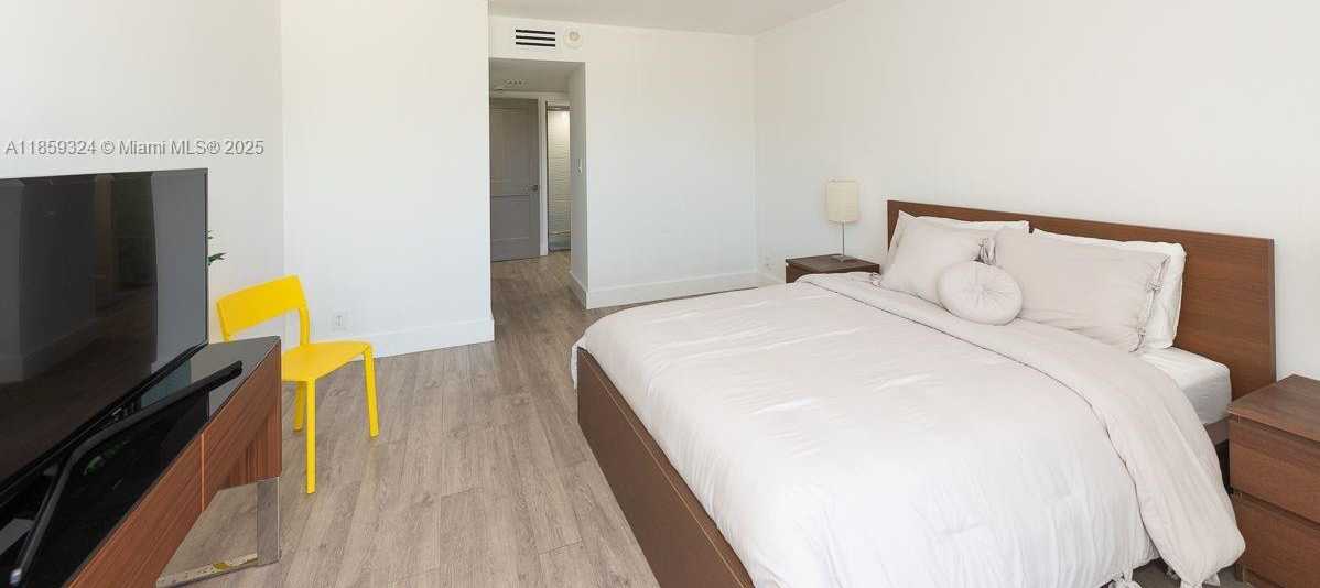 Small Image of 100 BAYVIEW DR #210, Sunny Isles Beach Number 12