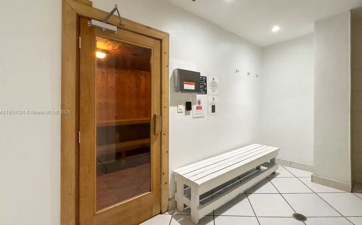 Small Image of 100 BAYVIEW DR #210, Sunny Isles Beach Number 21