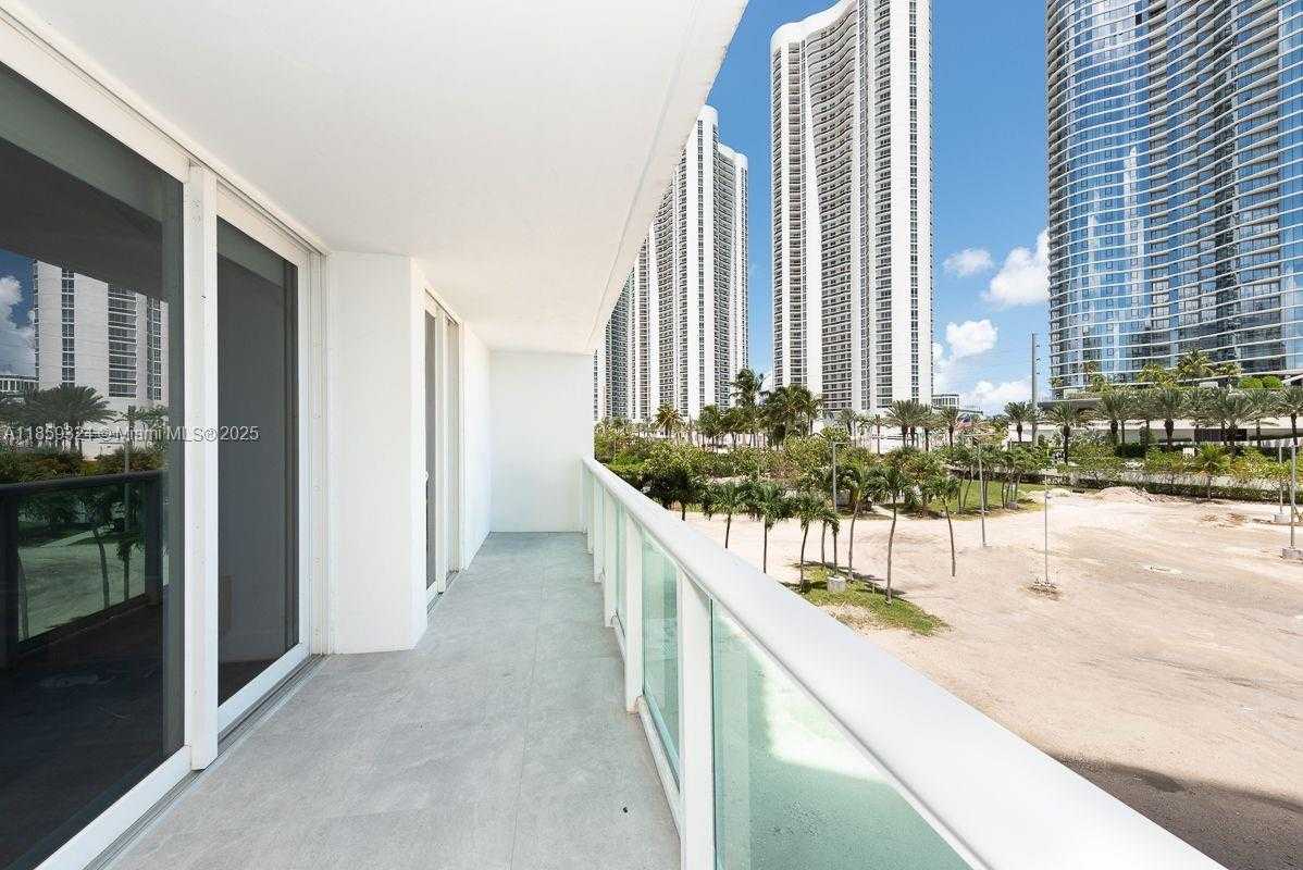 Small Image of 100 BAYVIEW DR #210, Sunny Isles Beach Number 4