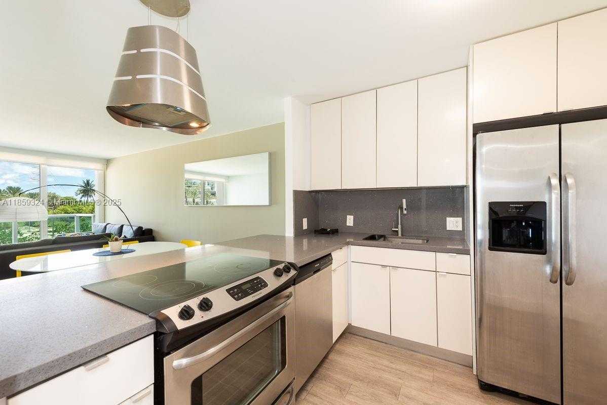 Small Image of 100 BAYVIEW DR #210, Sunny Isles Beach Number 8