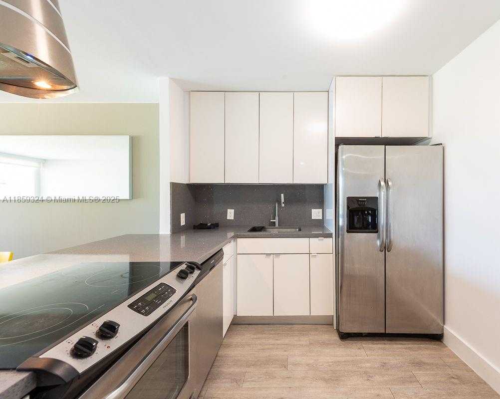 Small Image of 100 BAYVIEW DR #210, Sunny Isles Beach Number 9