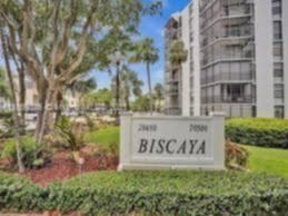 Small Image of 20500 E Country Club Dr, Aventura, FL 33180, USA Number 4