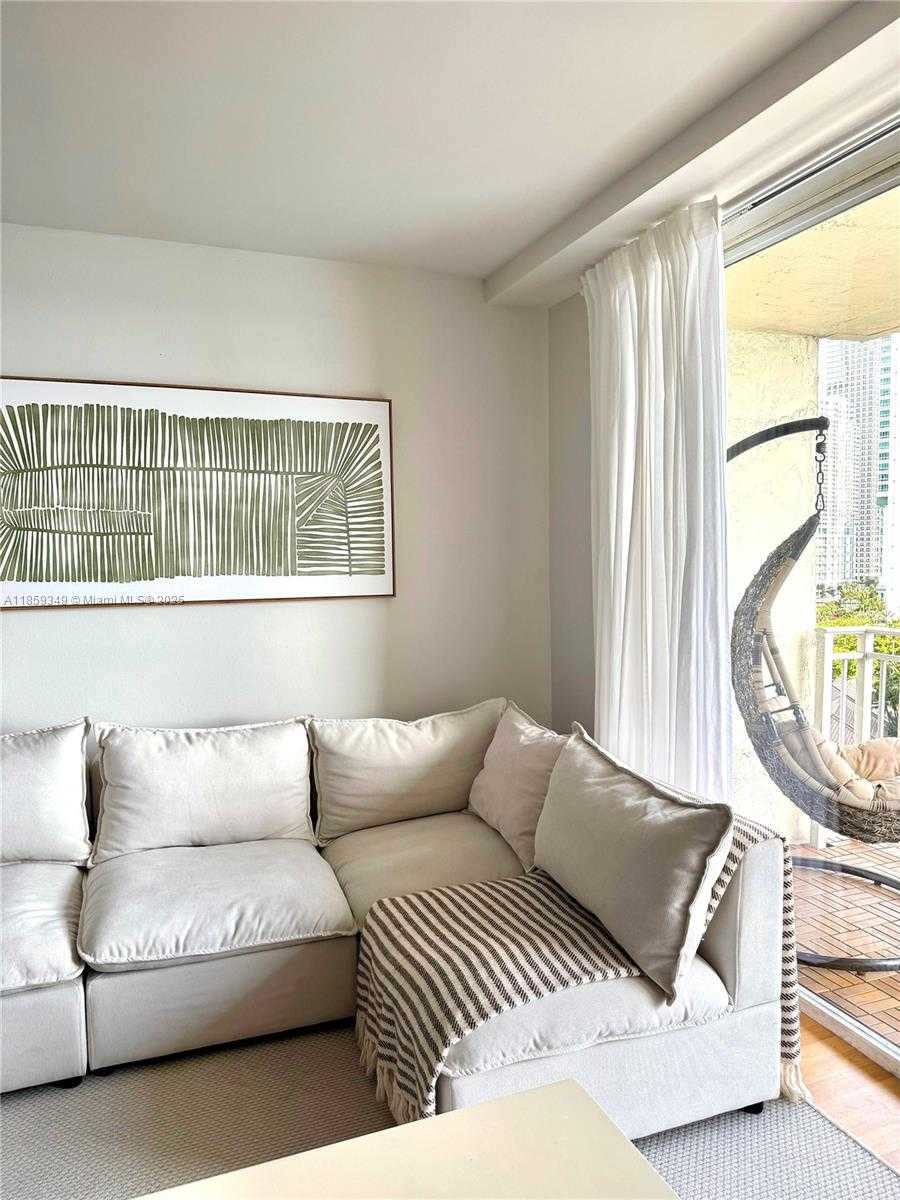 Small Image of 770 CLAUGHTON ISLAND DR #1405, Miami Number 4