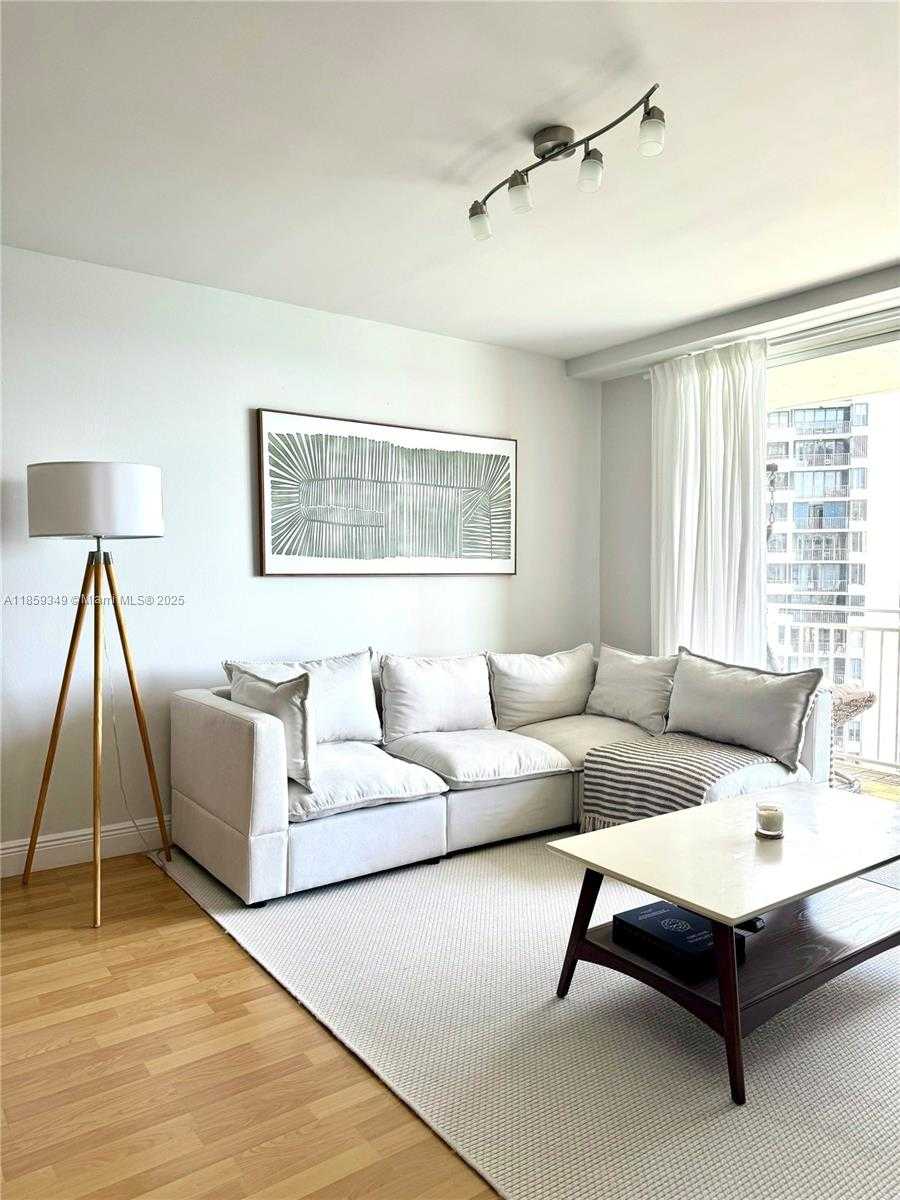 Small Image of 770 CLAUGHTON ISLAND DR #1405, Miami Number 5
