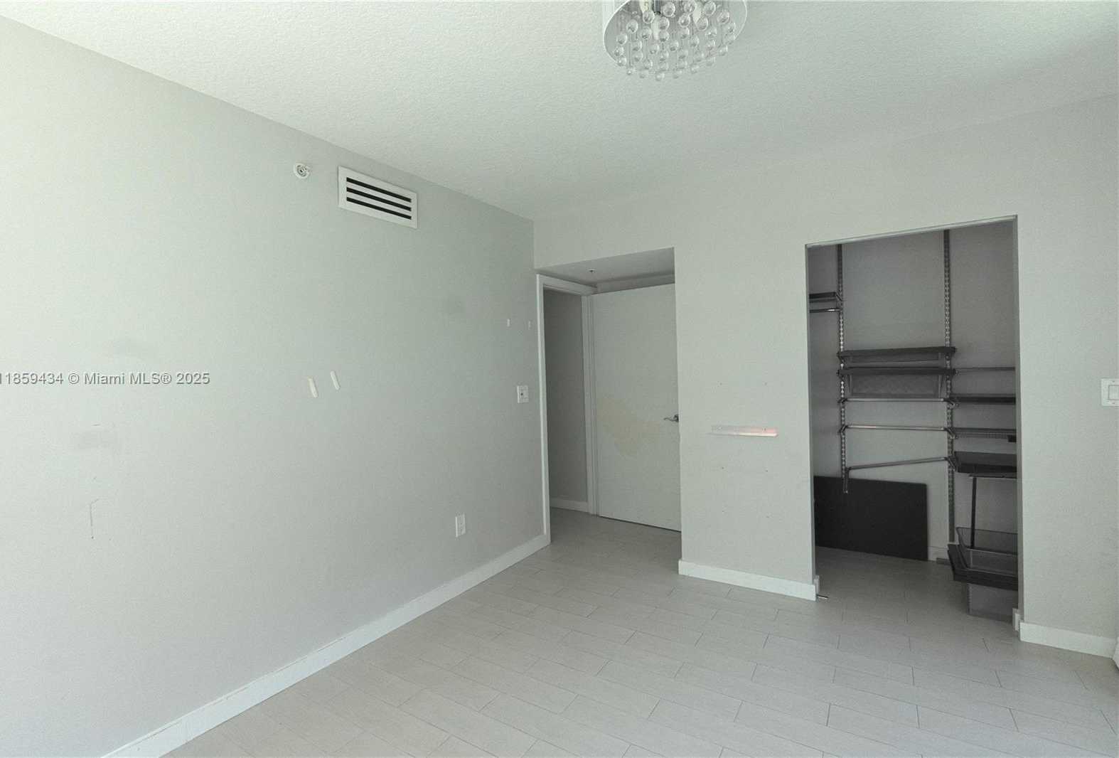 Small Image of 31 SOUTH EAST 5TH ST #2610, Miami Number 22