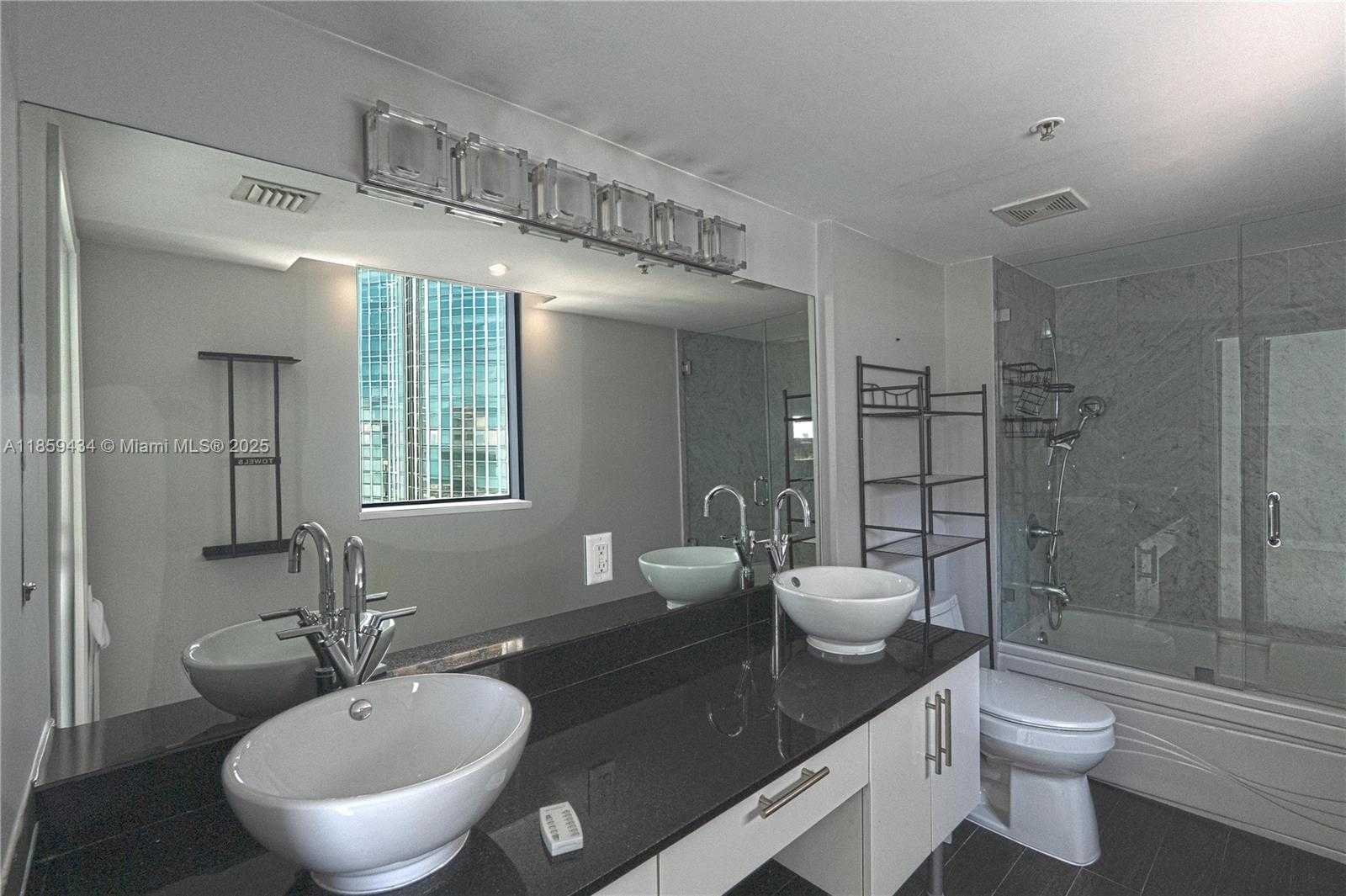Small Image of 31 SOUTH EAST 5TH ST #2610, Miami Number 23