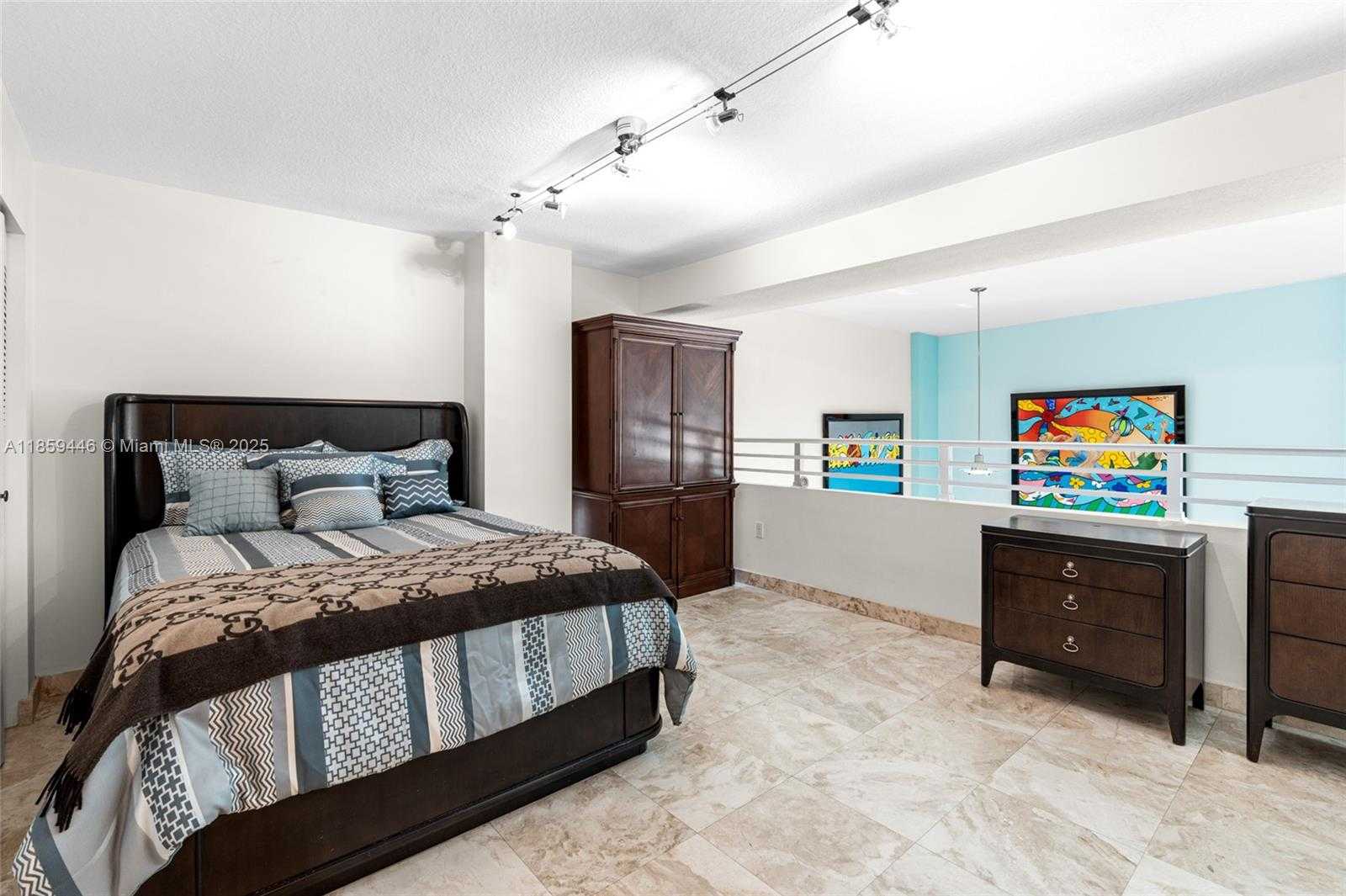 Small Image of 7600 COLLINS AVE #1208, Miami Beach Number 23