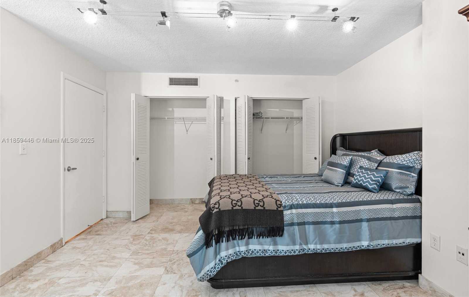 Small Image of 7600 COLLINS AVE #1208, Miami Beach Number 26