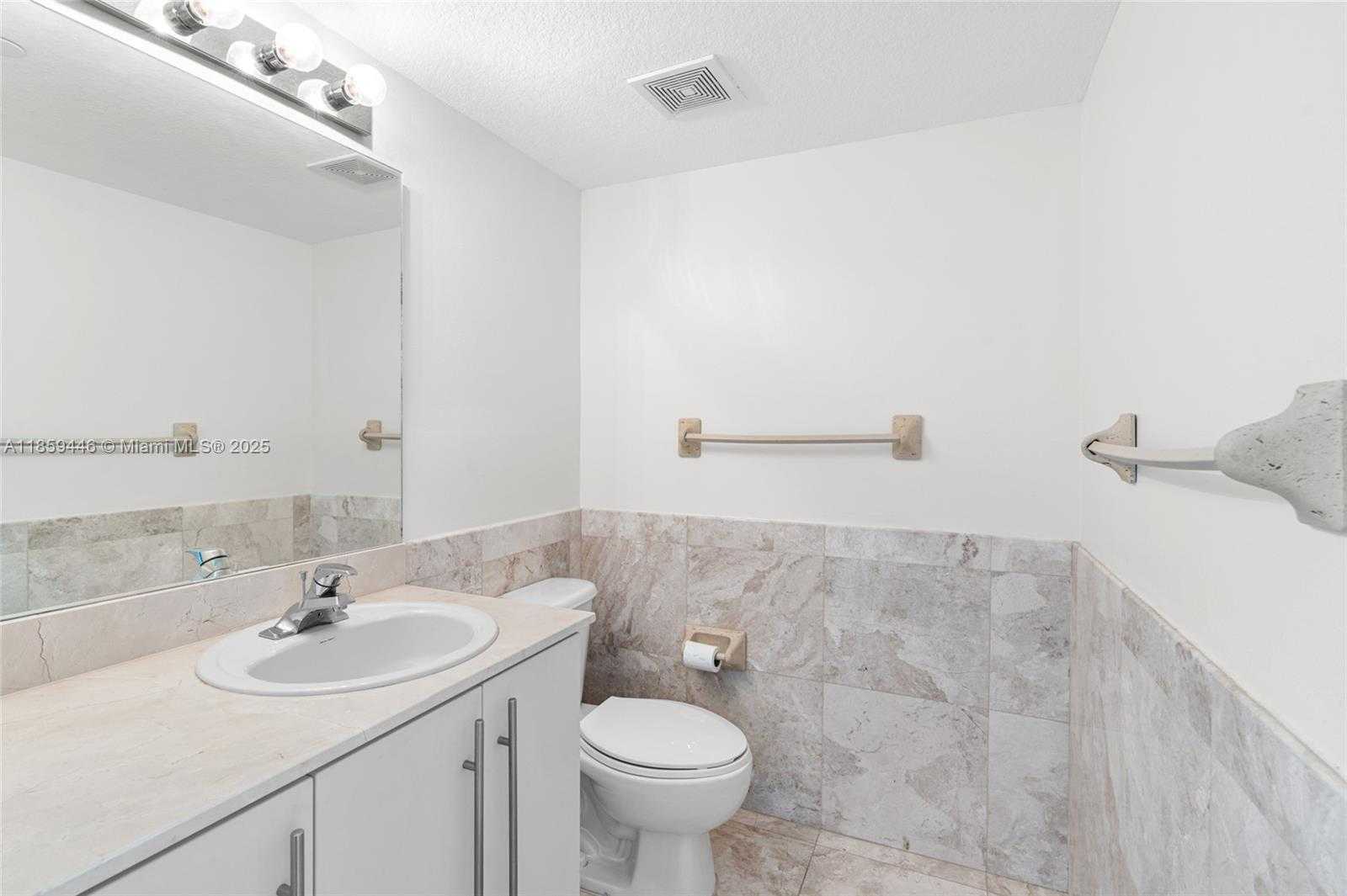 Small Image of 7600 COLLINS AVE #1208, Miami Beach Number 31