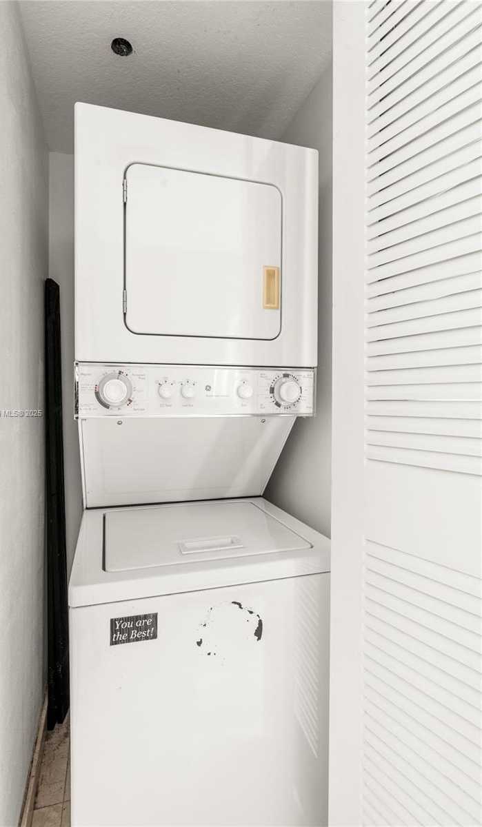 Small Image of 7600 COLLINS AVE #1208, Miami Beach Number 37