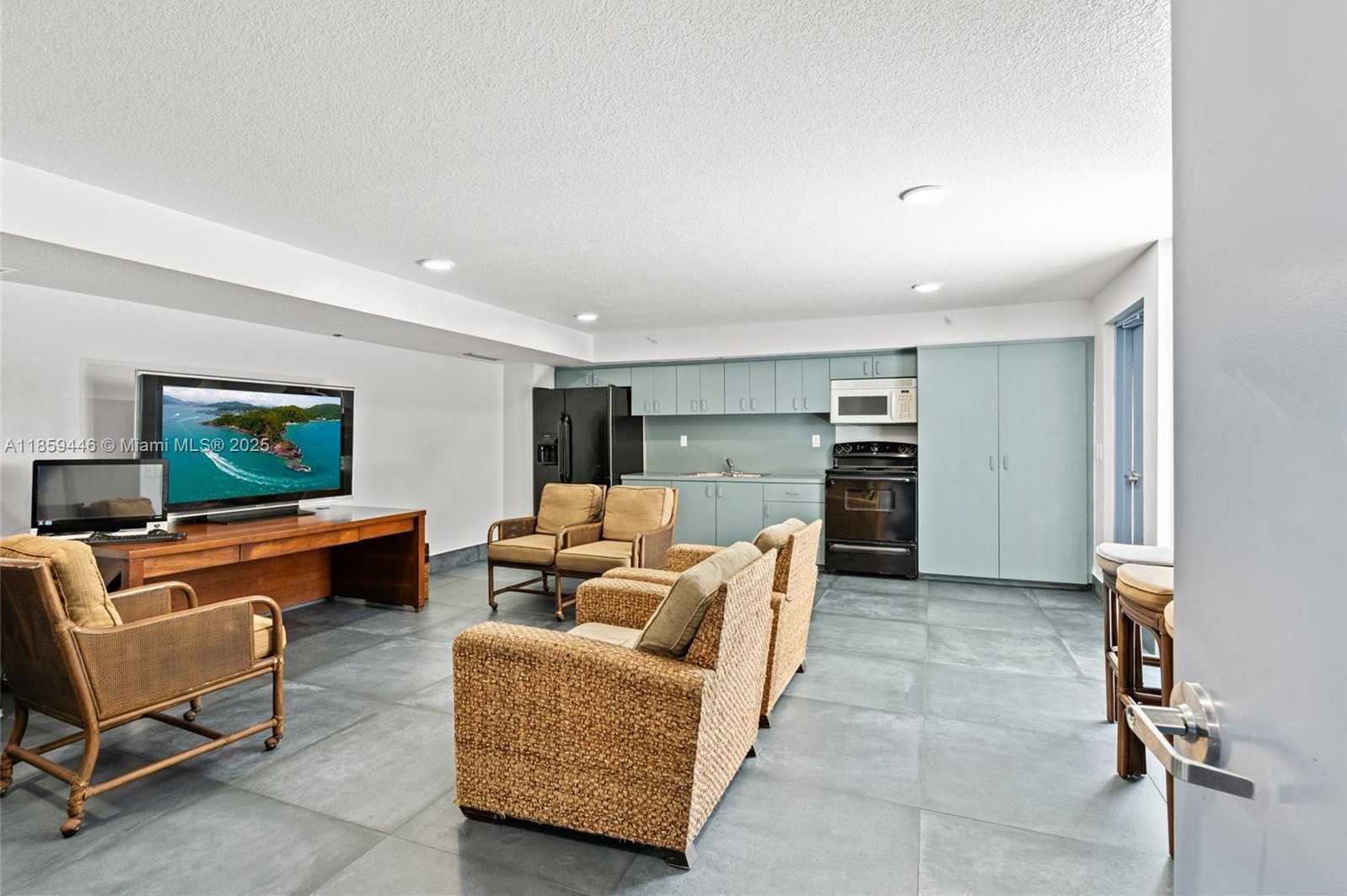 Small Image of 7600 COLLINS AVE #1208, Miami Beach Number 52