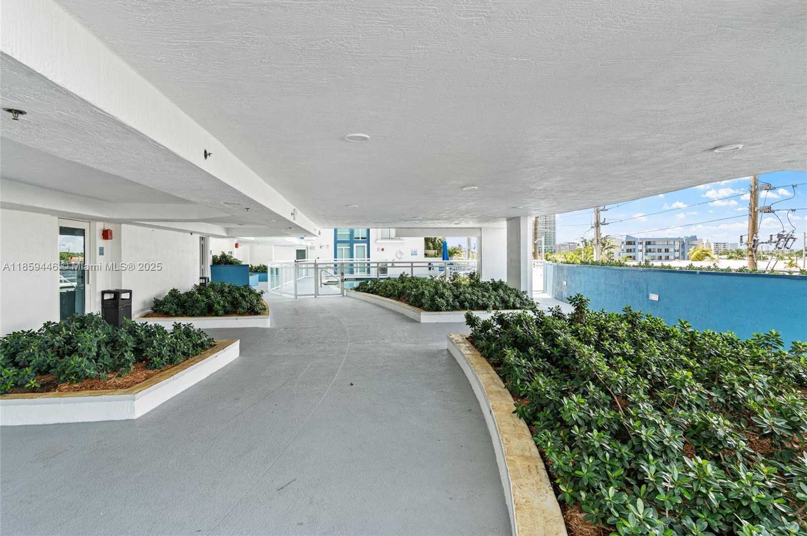 Small Image of 7600 COLLINS AVE #1208, Miami Beach Number 54