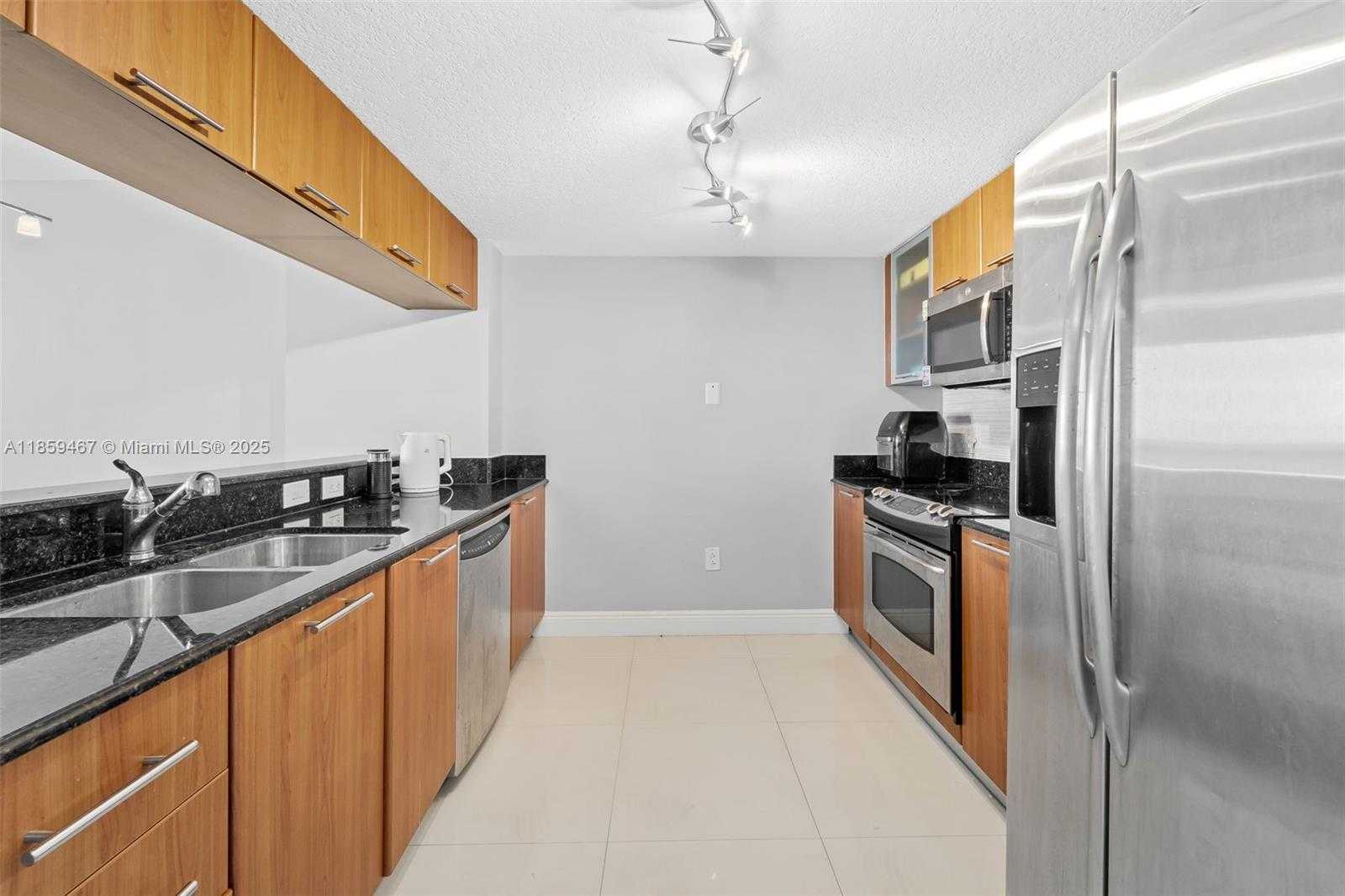 Small Image of 1800 NORTH BAYSHORE DR #3704, Miami Number 10