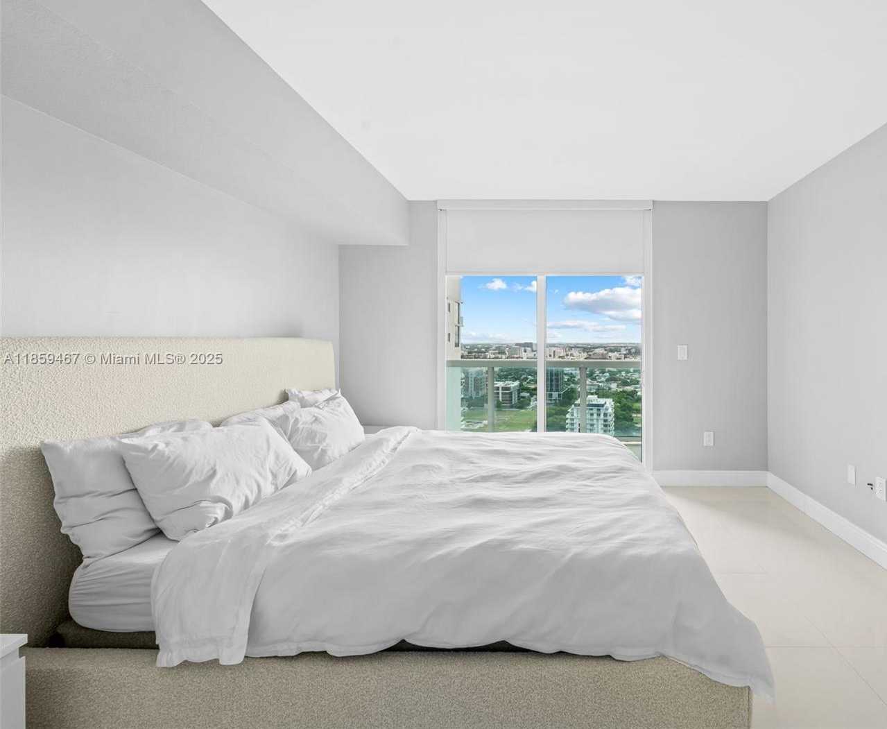 Small Image of 1800 NORTH BAYSHORE DR #3704, Miami Number 13