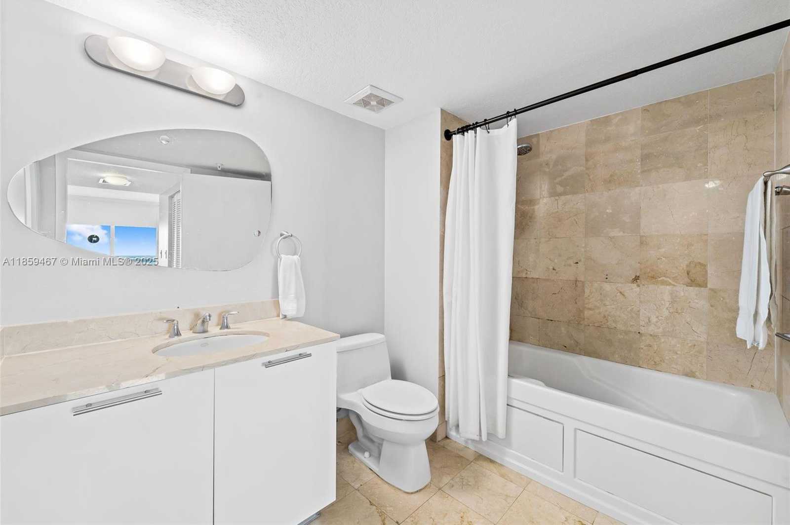 Small Image of 1800 NORTH BAYSHORE DR #3704, Miami Number 14