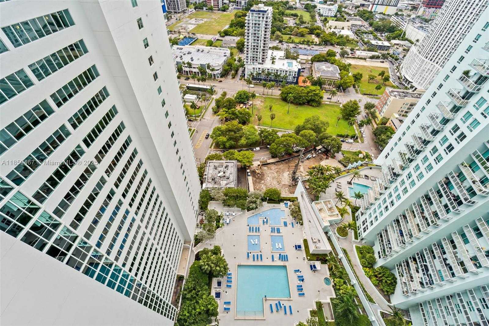 Small Image of 1800 NORTH BAYSHORE DR #3704, Miami Number 15