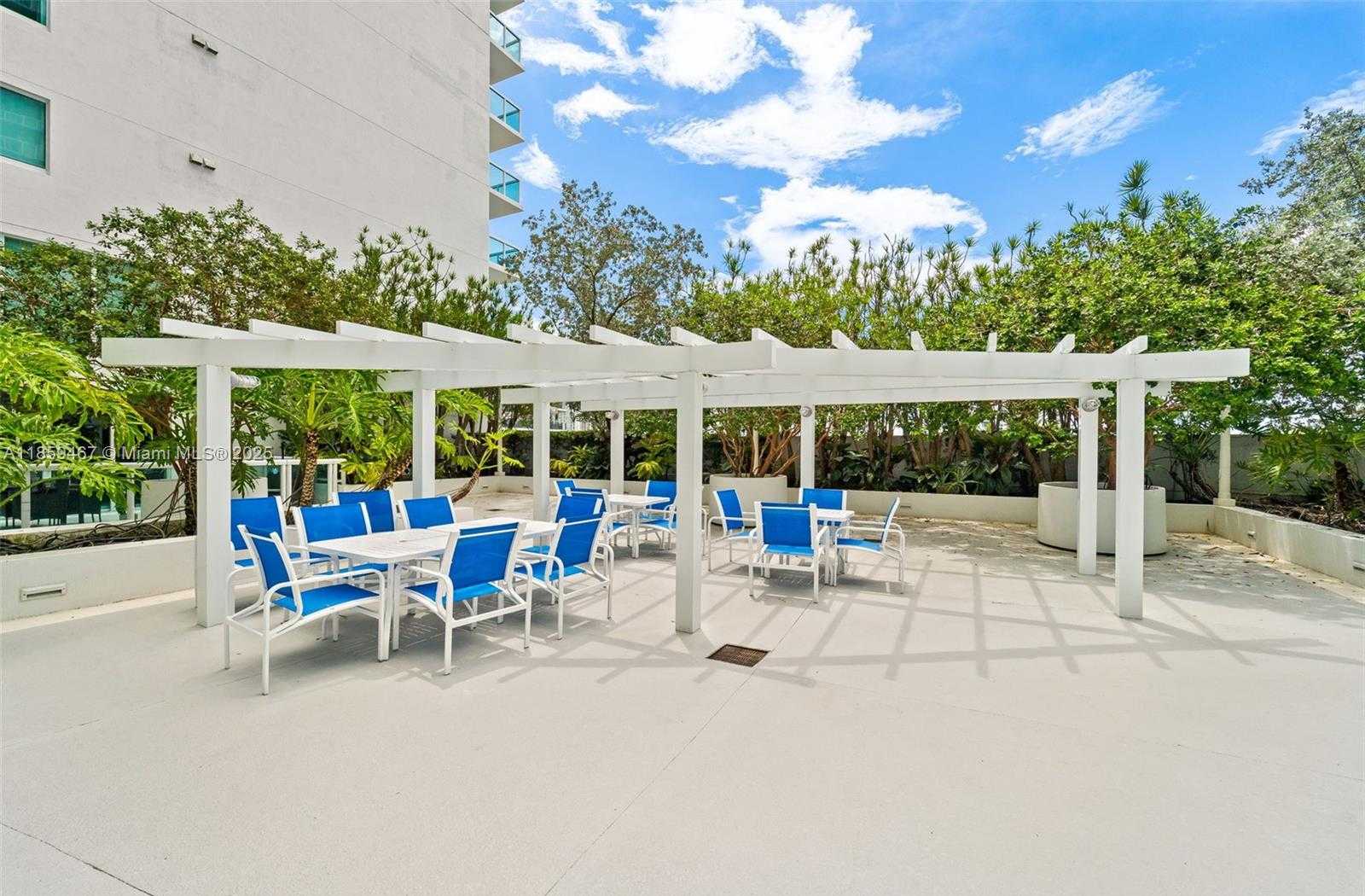 Small Image of 1800 NORTH BAYSHORE DR #3704, Miami Number 26