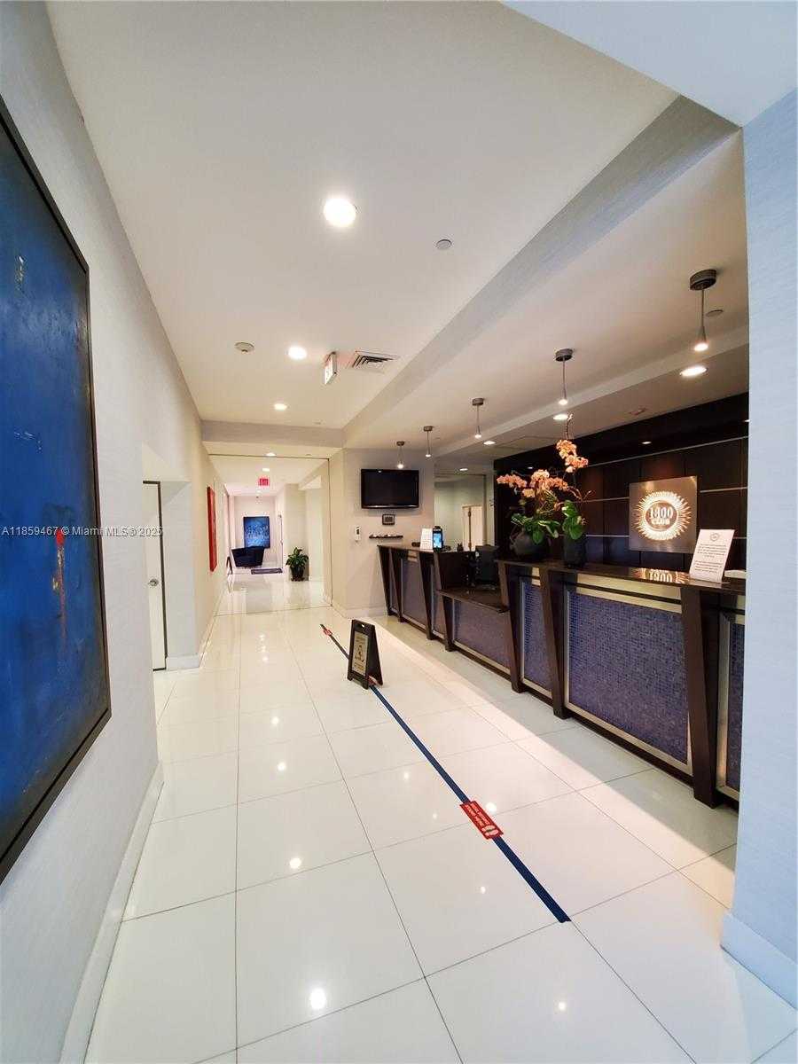 Small Image of 1800 NORTH BAYSHORE DR #3704, Miami Number 34