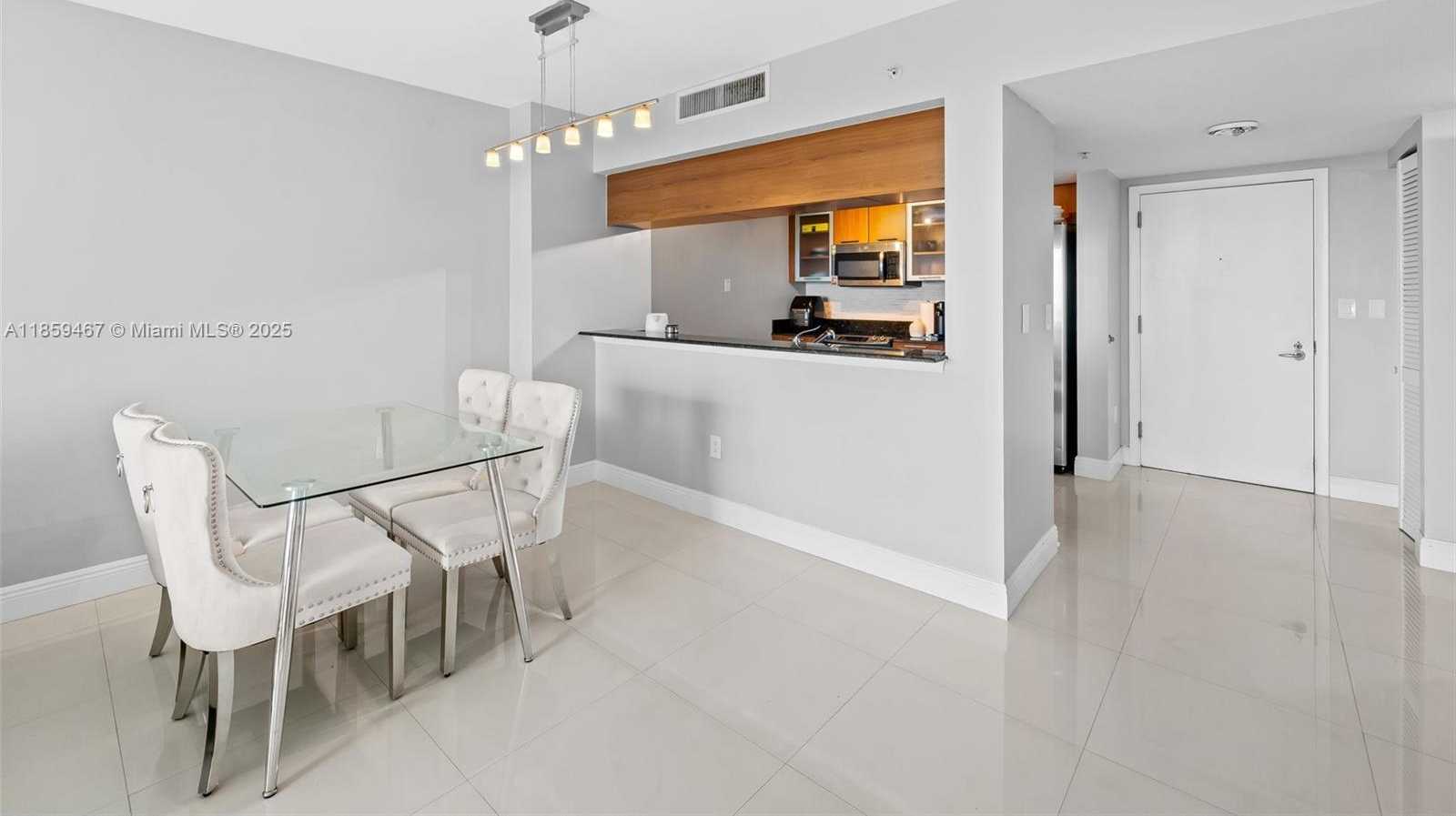 Small Image of 1800 NORTH BAYSHORE DR #3704, Miami Number 6