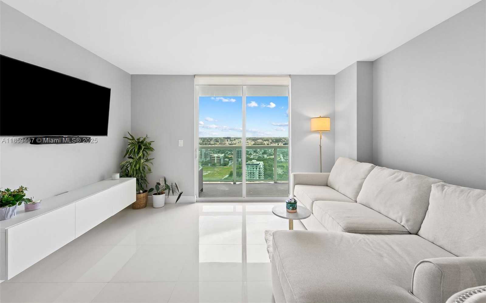 Small Image of 1800 NORTH BAYSHORE DR #3704, Miami Number 7