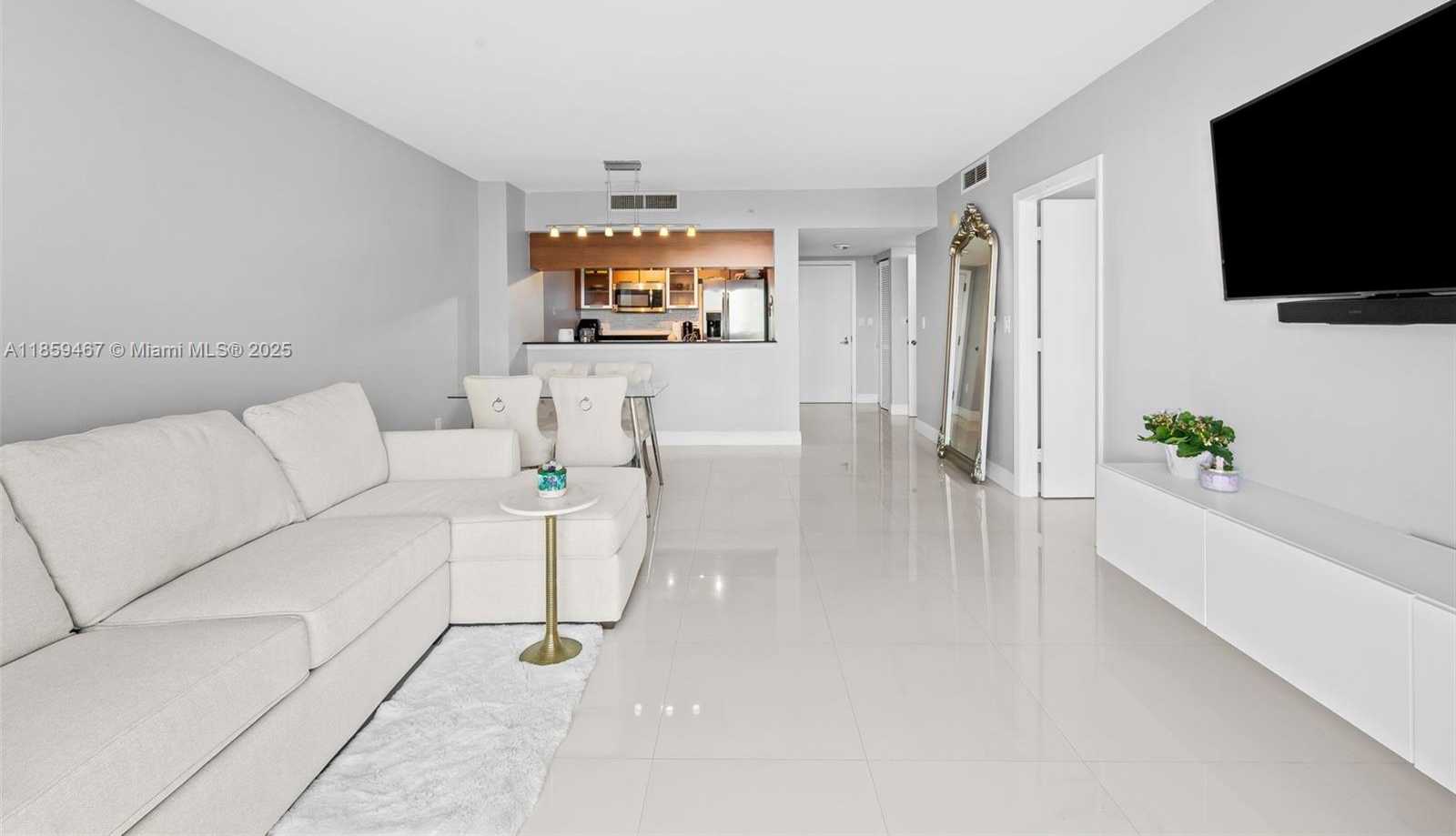 Small Image of 1800 NORTH BAYSHORE DR #3704, Miami Number 8