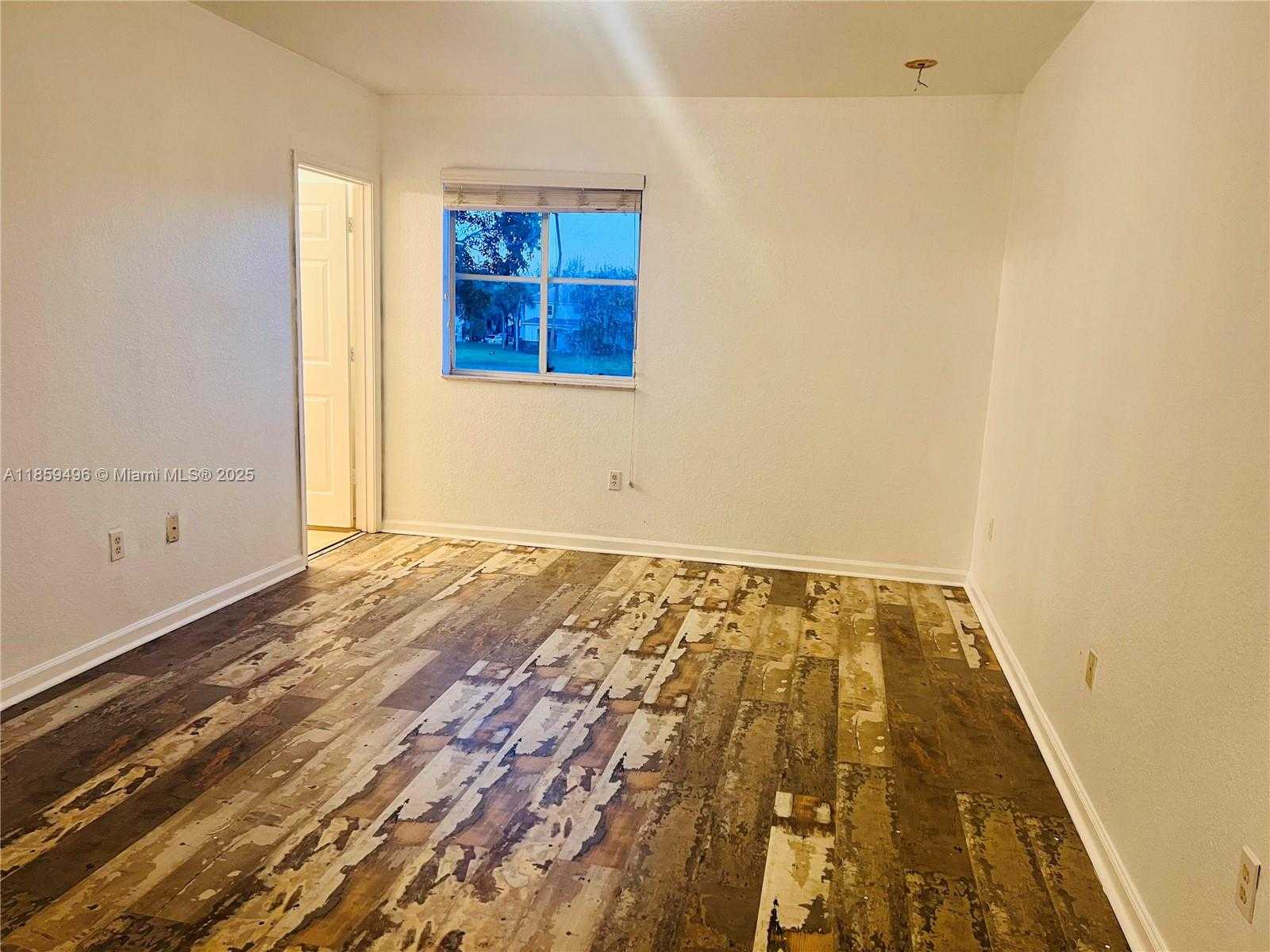 Small Image of 8252 SW 25th Ct, Miramar, FL 33025, USA Number 10