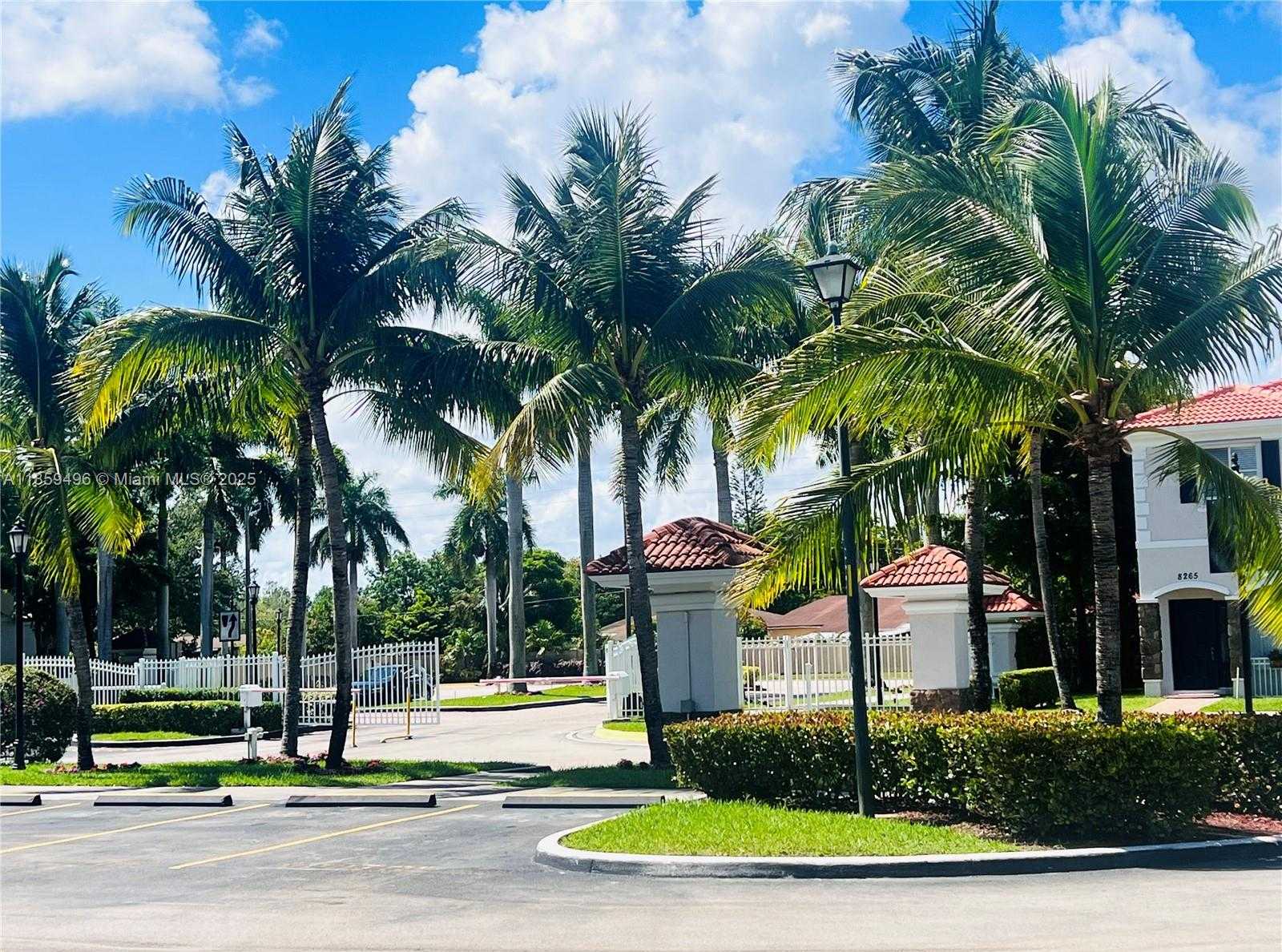 Small Image of 8252 SW 25th Ct, Miramar, FL 33025, USA Number 4