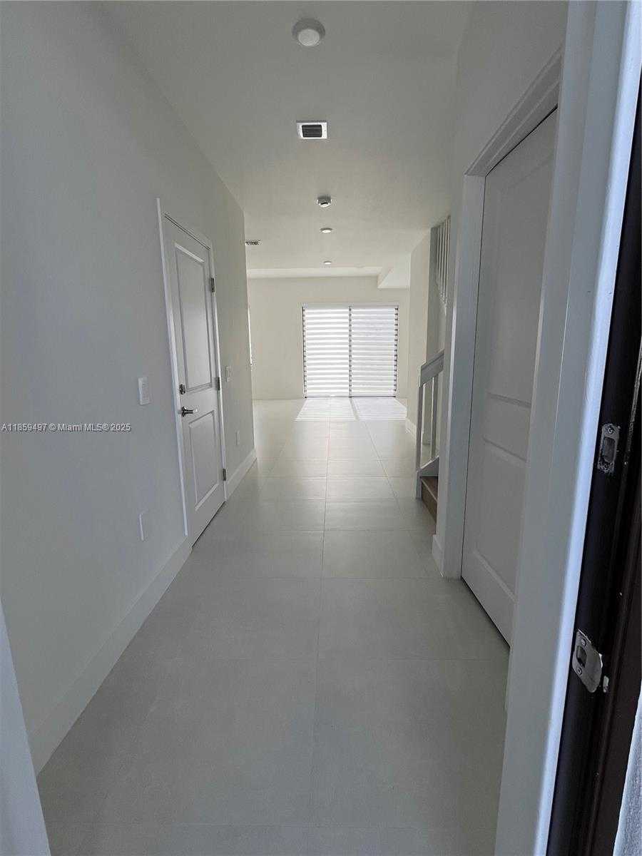 Small Image of 34515 SOUTH WEST 191ST CT #., Miami Number 3