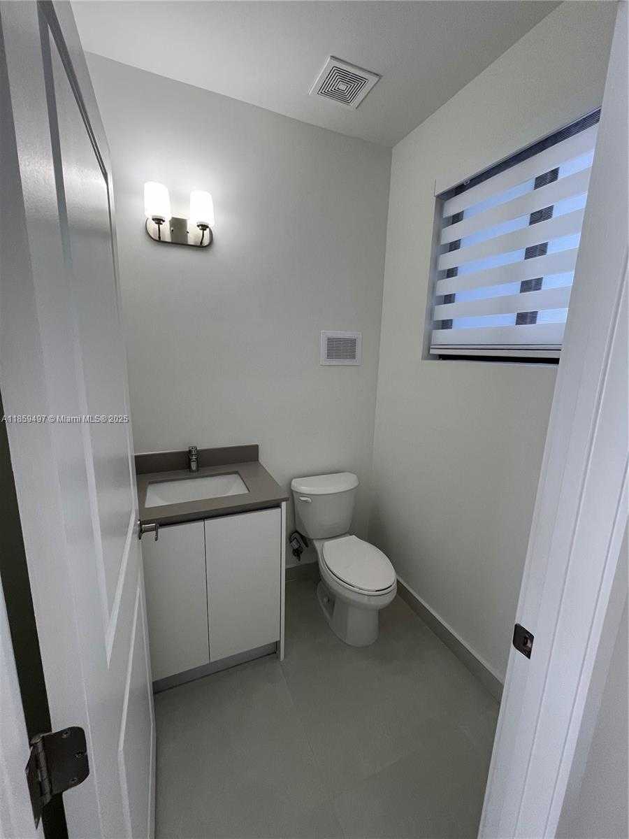 Small Image of 34515 SOUTH WEST 191ST CT #., Miami Number 7