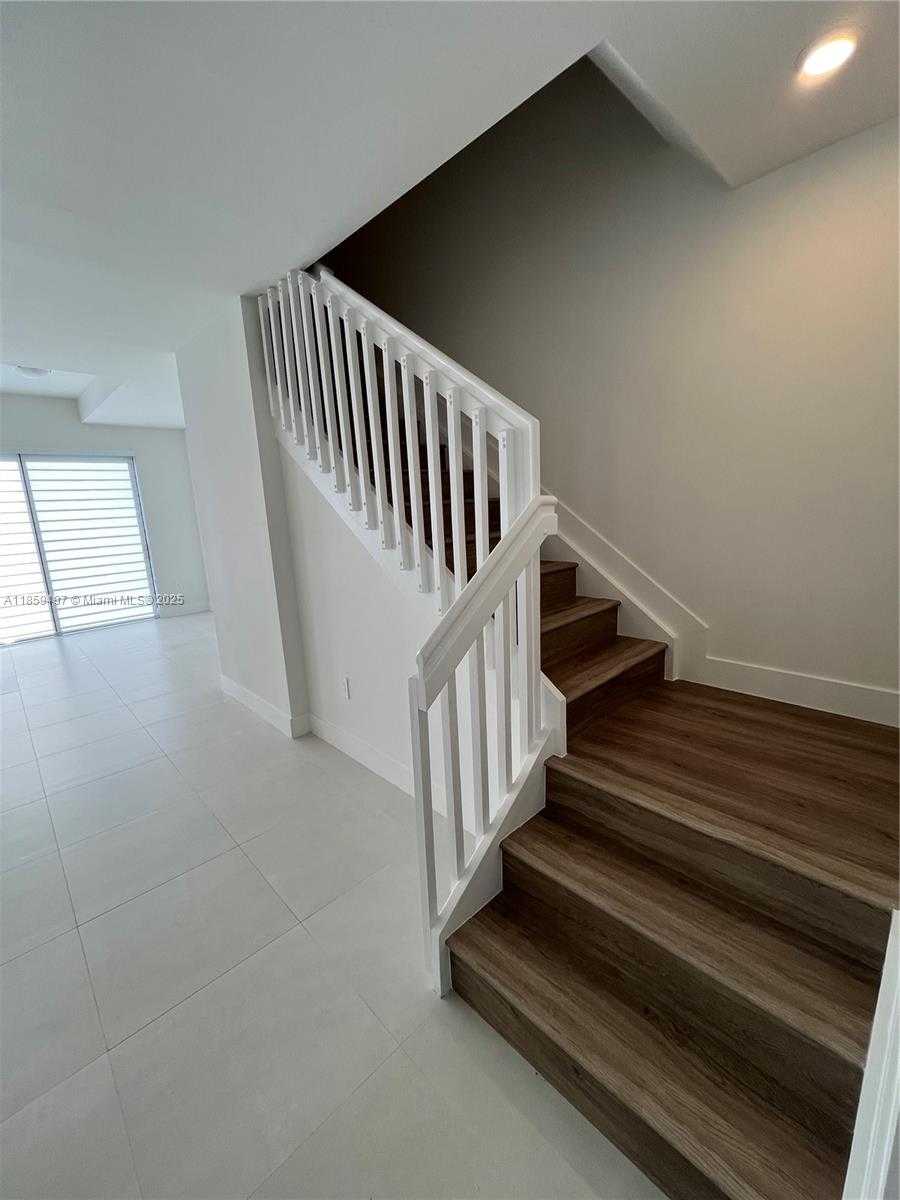 Small Image of 34515 SOUTH WEST 191ST CT #., Miami Number 9