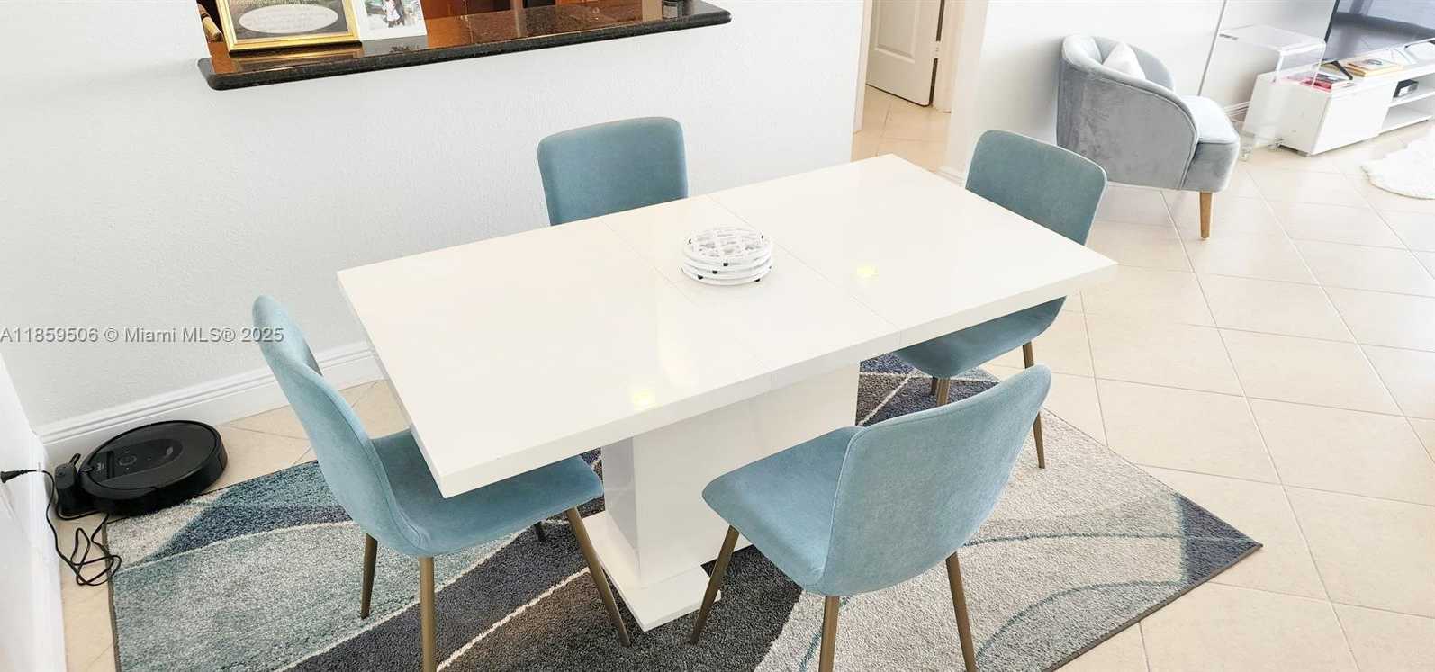 Small Image of 5600 COLLINS AVE #17W, Miami Beach Number 14